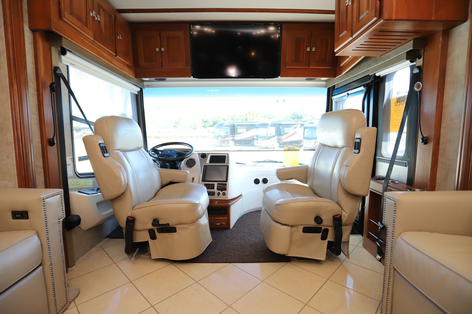 Used 2014 Winnebago Journey 36M Class A  For Sale