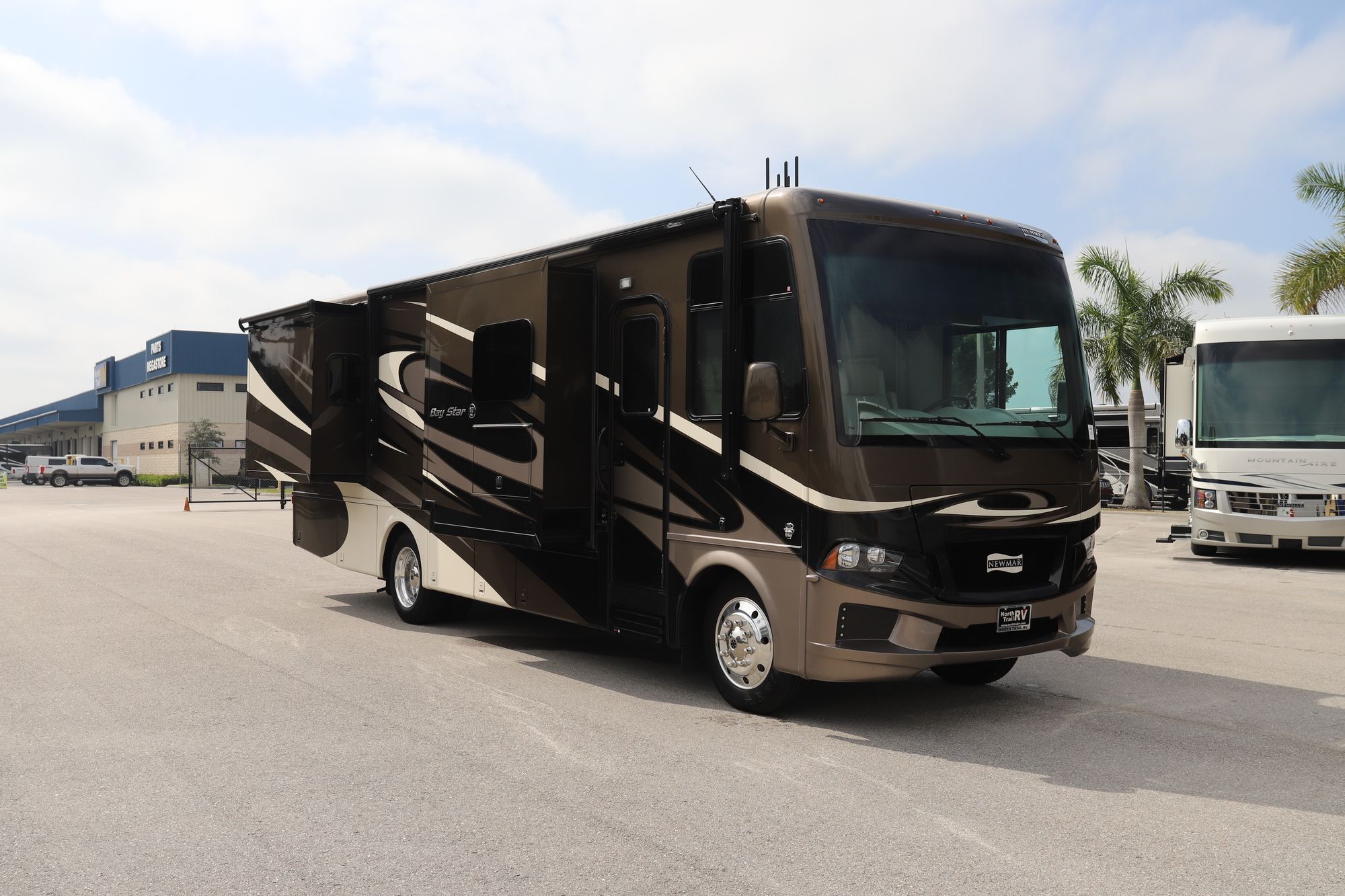 Used 2018 Newmar Bay Star 3113 Class A  For Sale