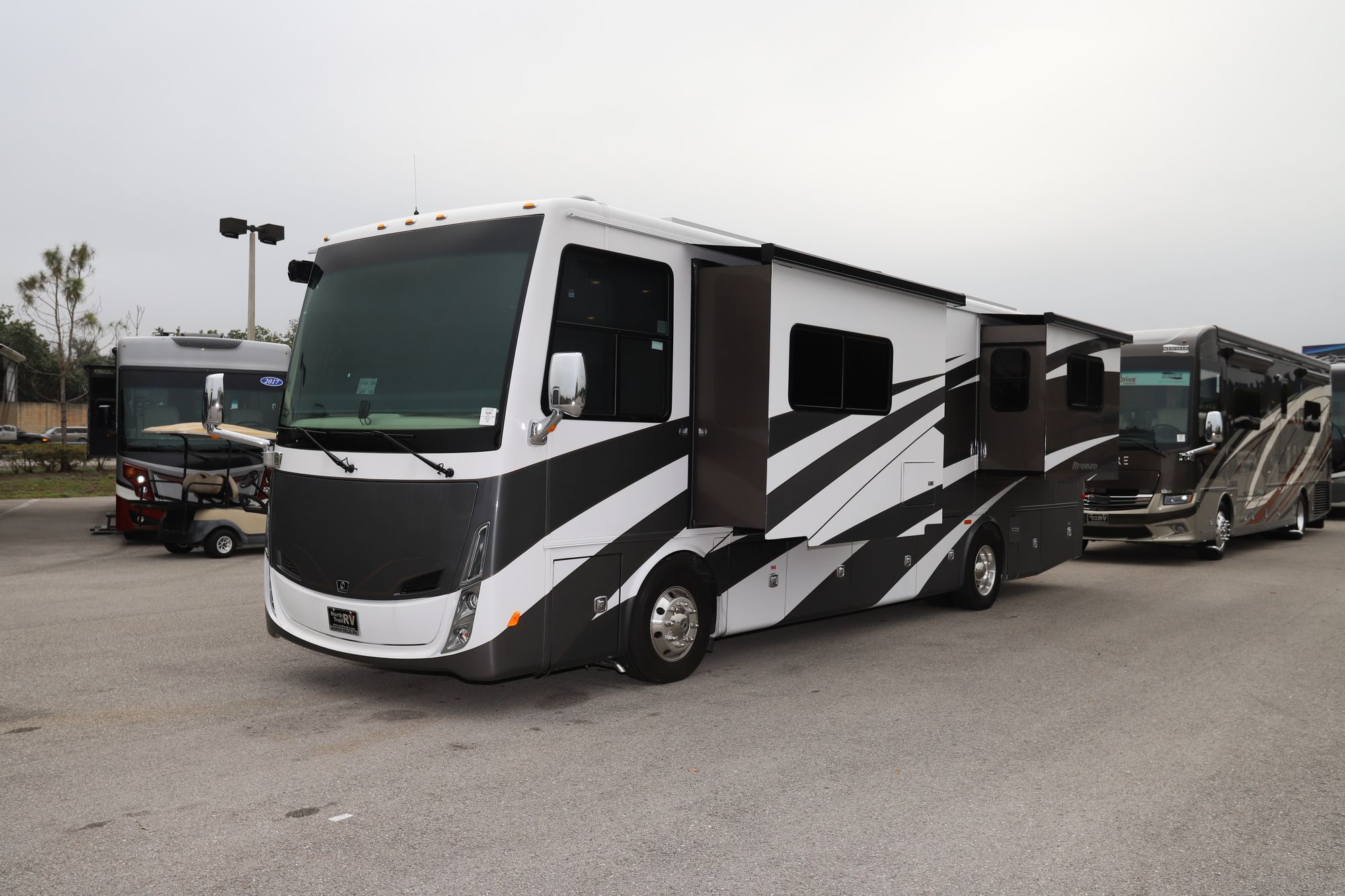 New 2021 Tiffin Motor Homes Breeze 33BR Class A  For Sale