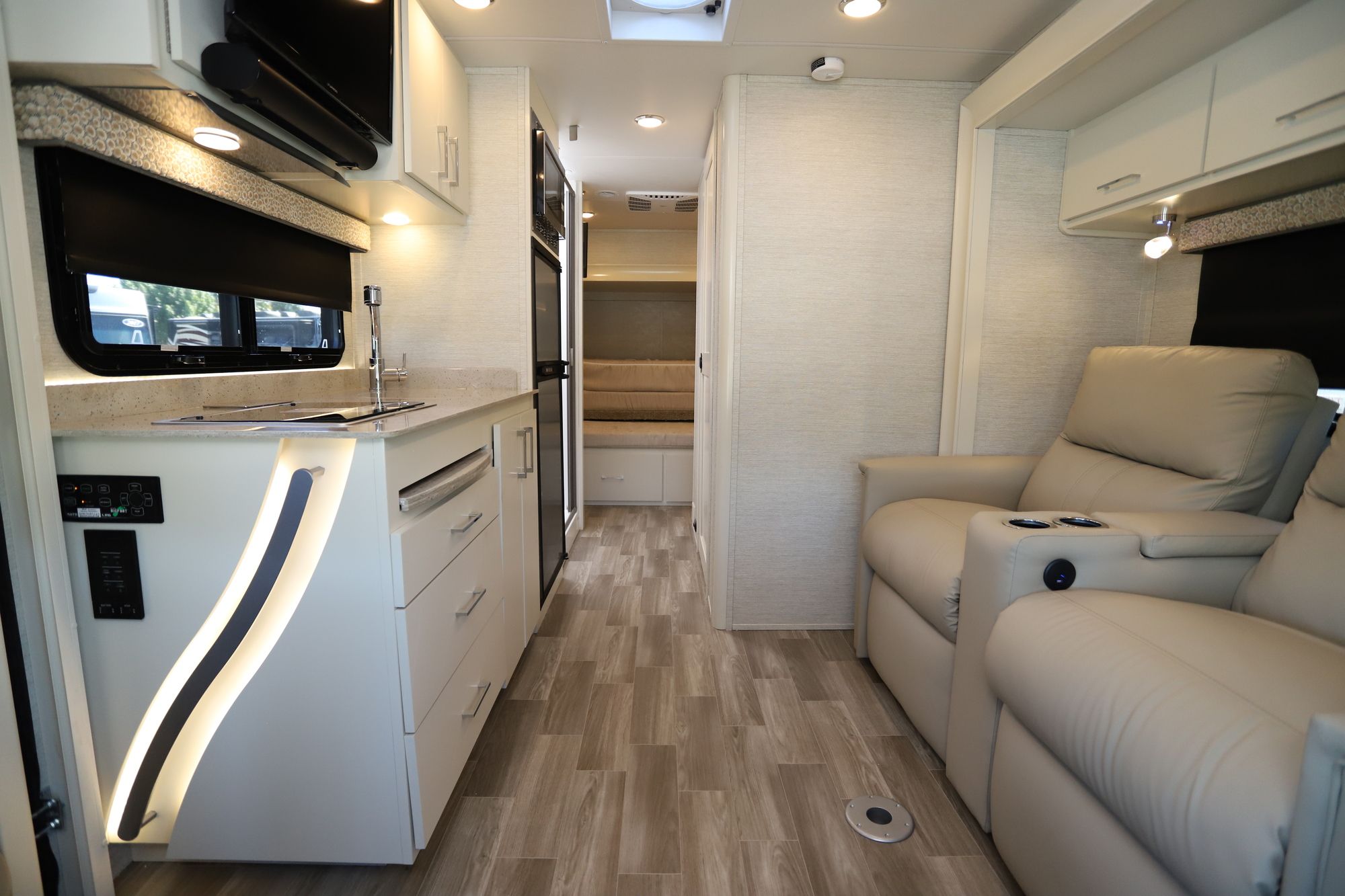 New 2021 Tiffin Motor Homes Wayfarer 25SW Class C  For Sale