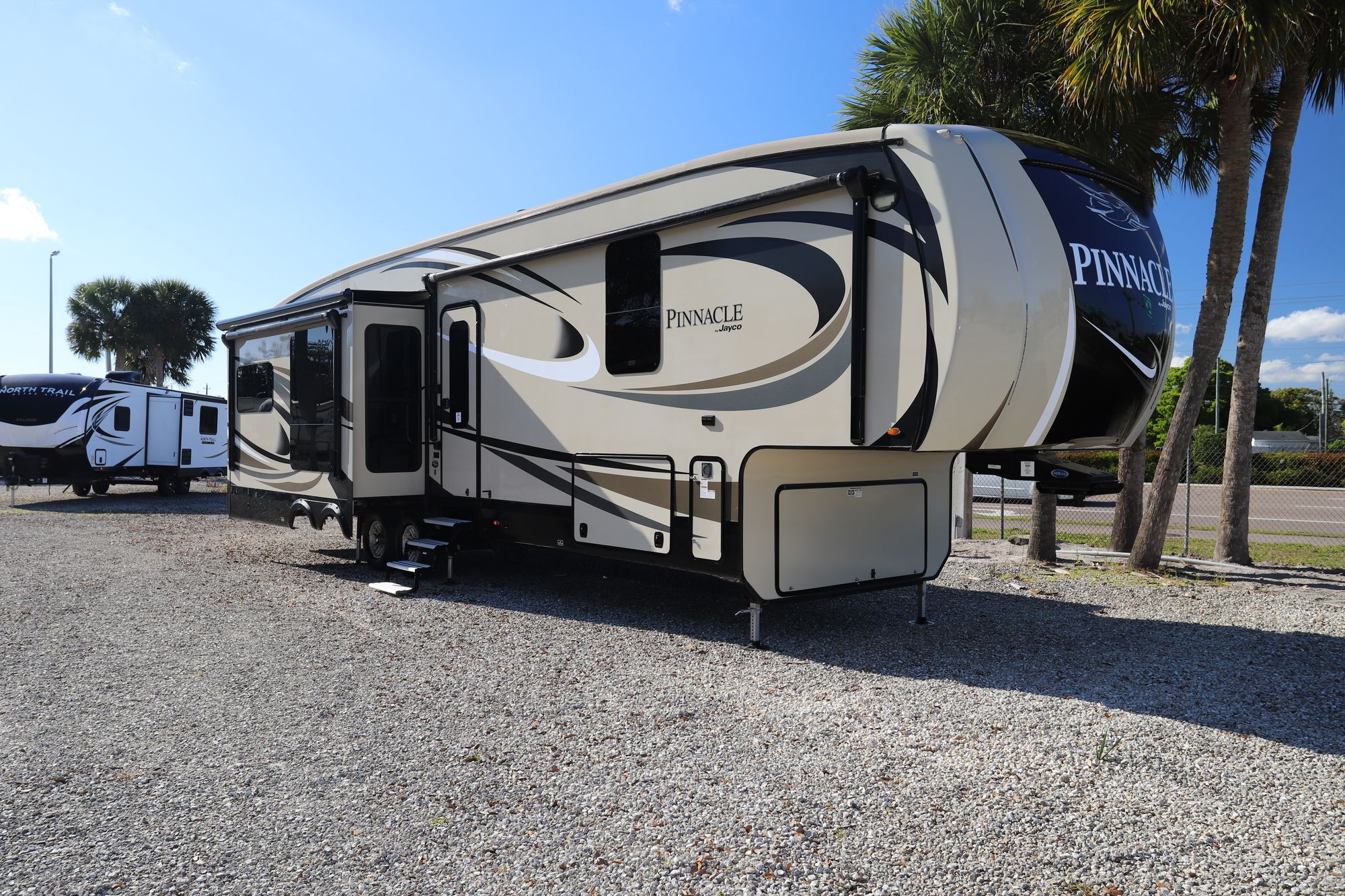 New 2017 Jayco Pinnacle Fw 36FBTS Fifth Wheel  For Sale