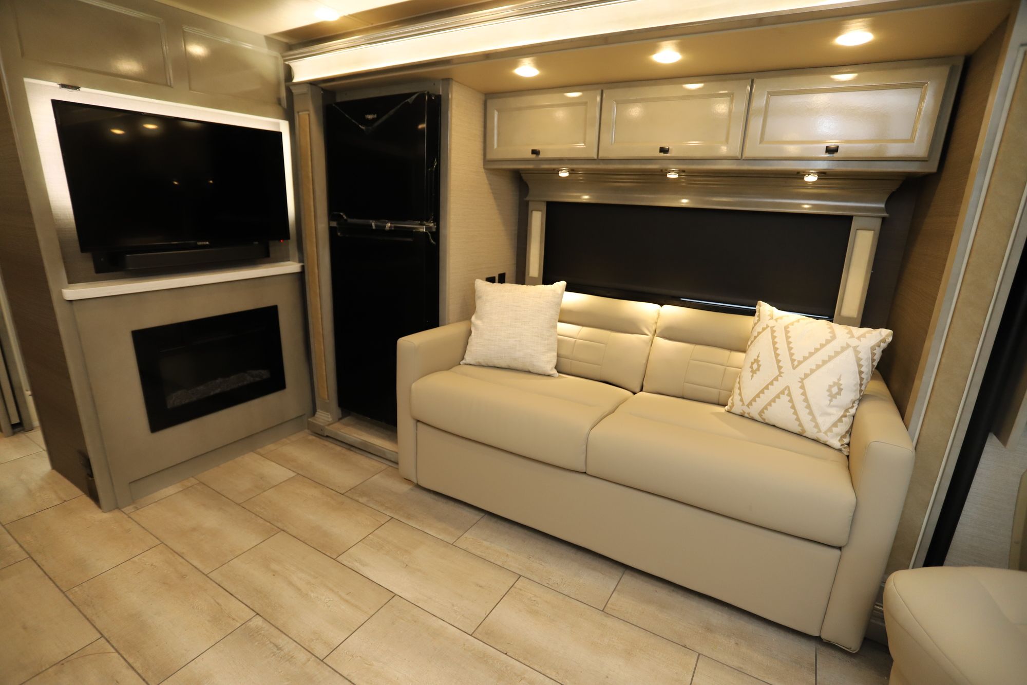 New 2021 Tiffin Motor Homes Breeze 33BR Class A  For Sale