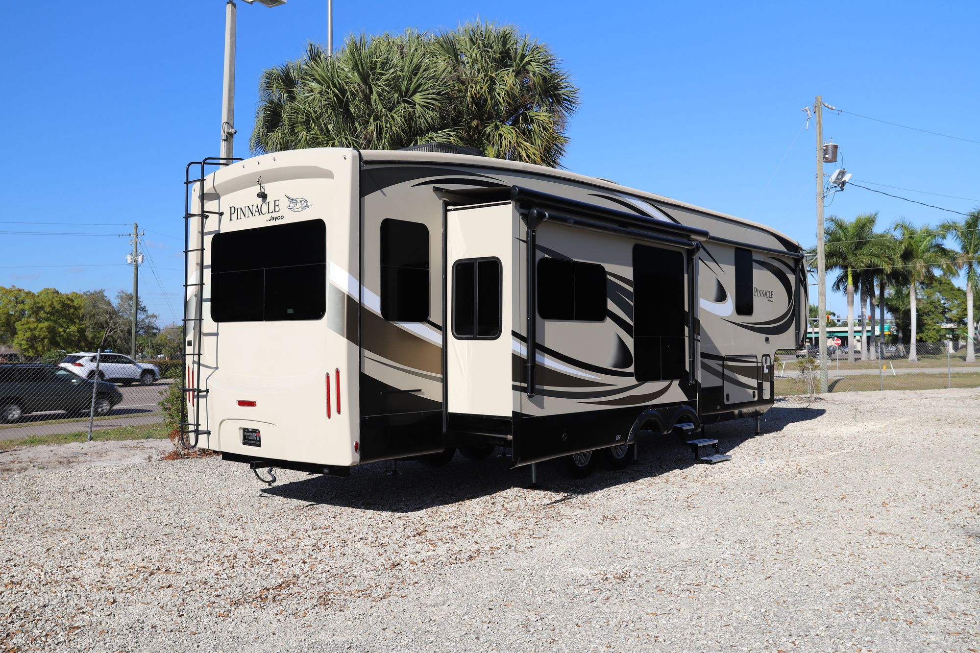 New 2017 Jayco Pinnacle Fw 36FBTS Fifth Wheel  For Sale