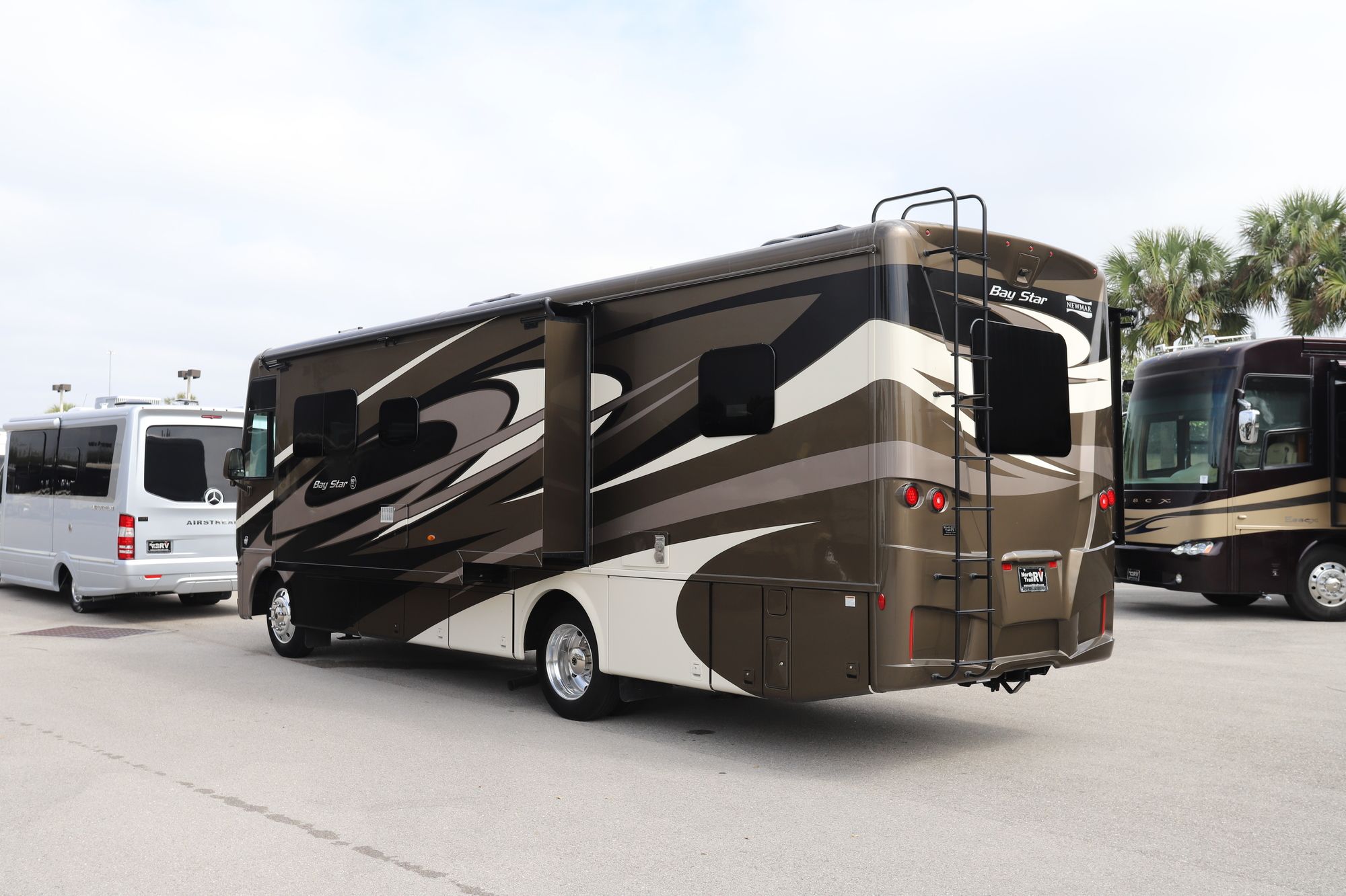 Used 2018 Newmar Bay Star 3113 Class A  For Sale