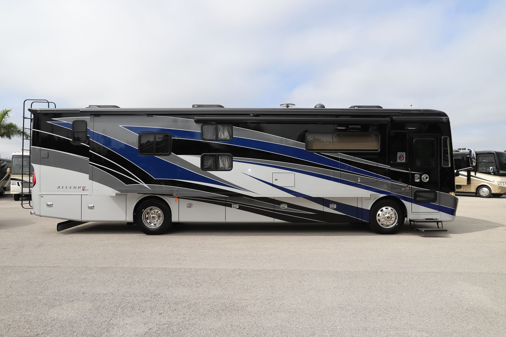 New 2021 Tiffin Motor Homes Allegro Red 38KA Class A  For Sale