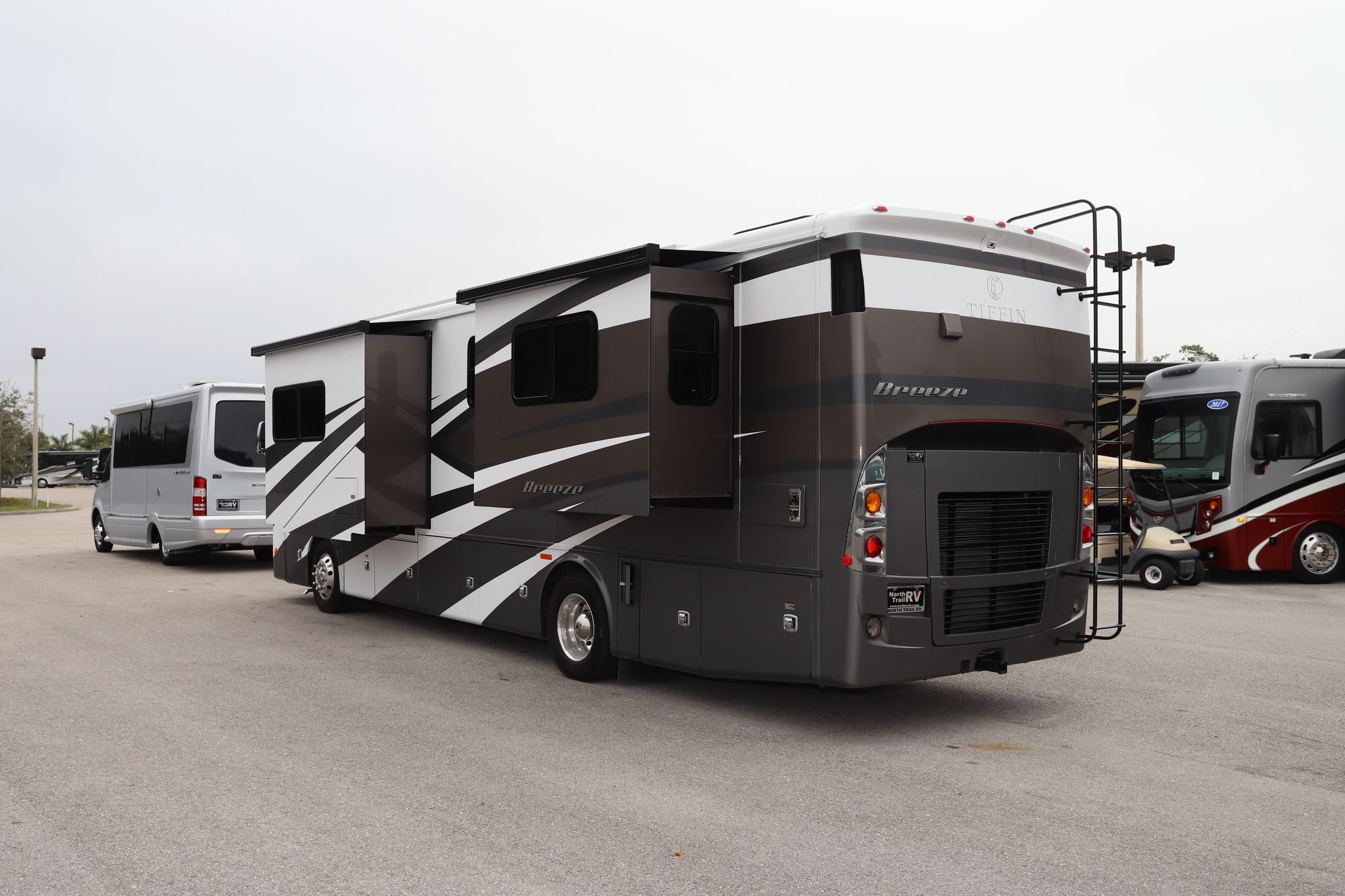 New 2021 Tiffin Motor Homes Breeze 33BR Class A  For Sale