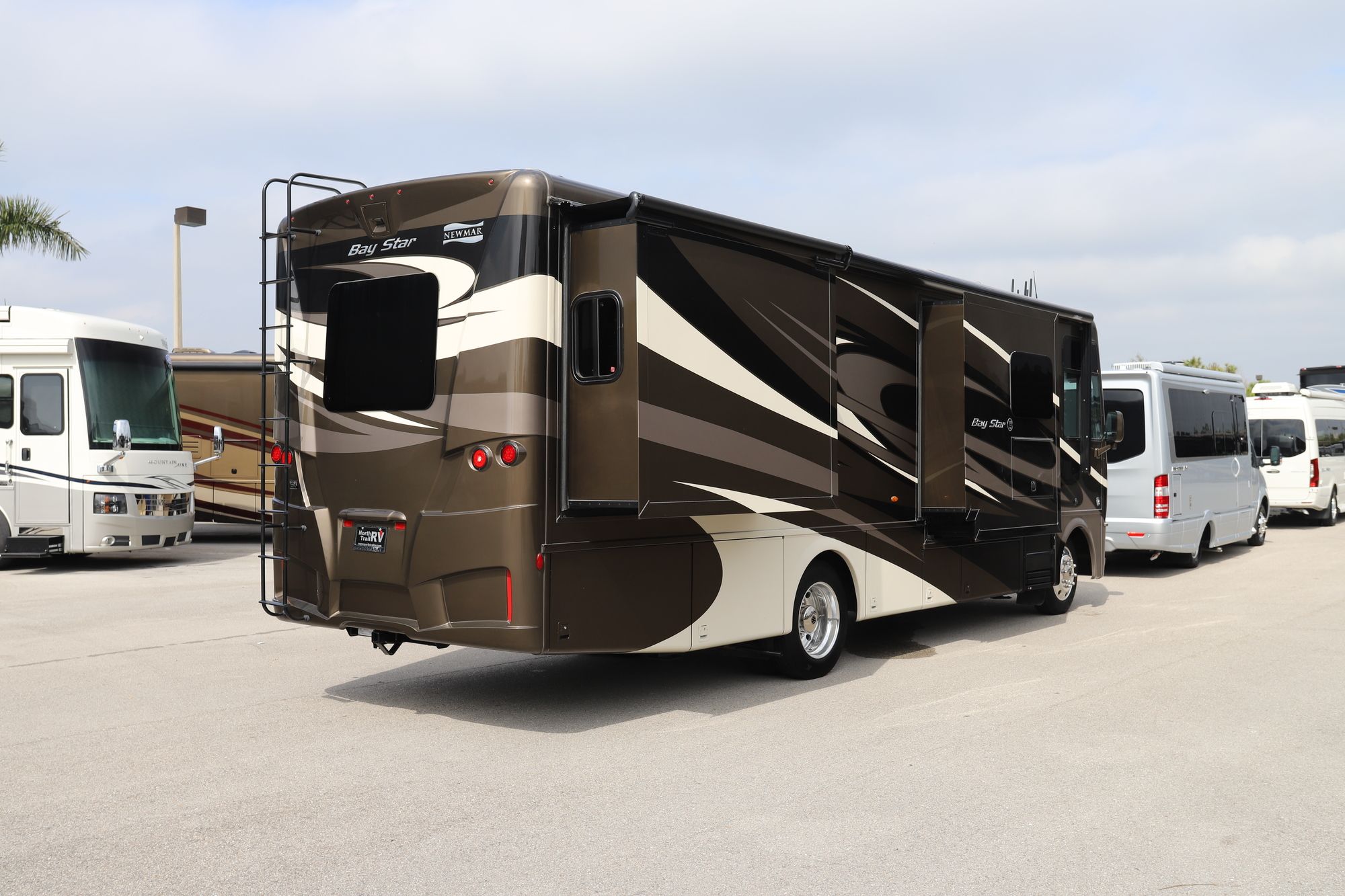 Used 2018 Newmar Bay Star 3113 Class A  For Sale