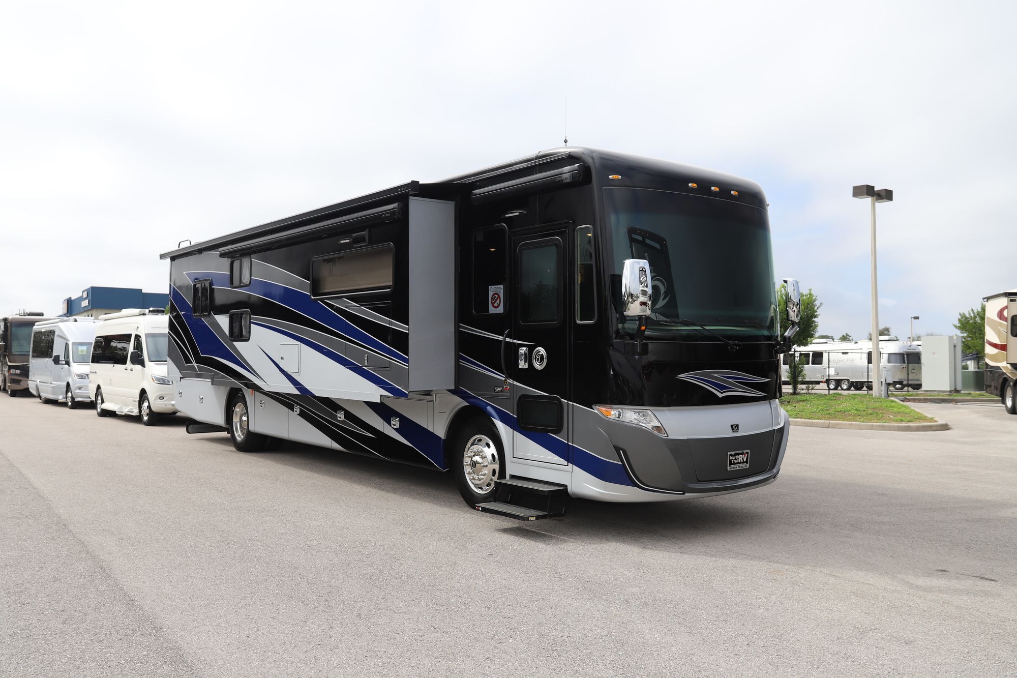 New 2021 Tiffin Motor Homes Allegro Red 38KA Class A  For Sale