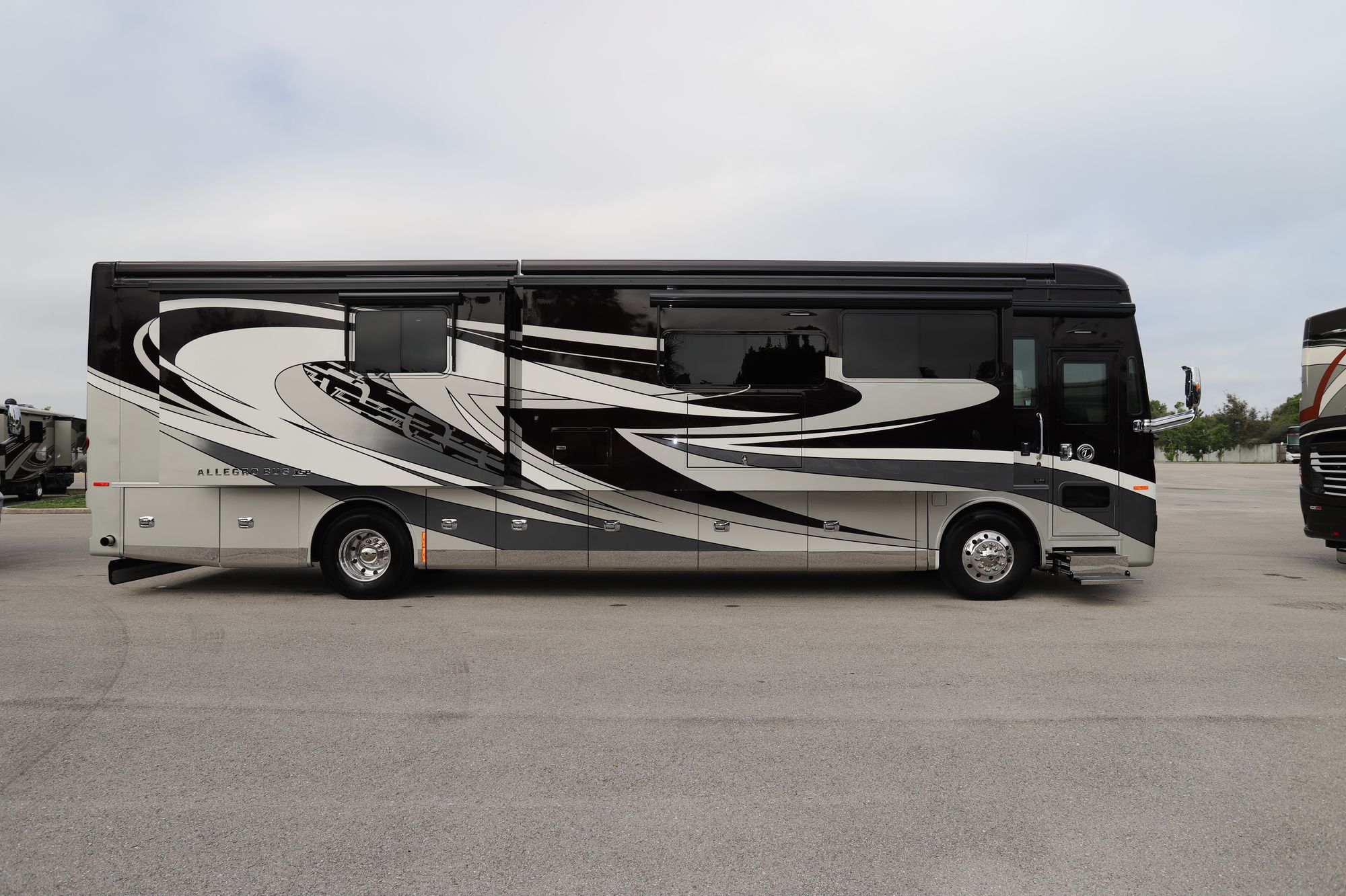 New 2021 Tiffin Motor Homes Allegro Bus 40IP Class A  For Sale