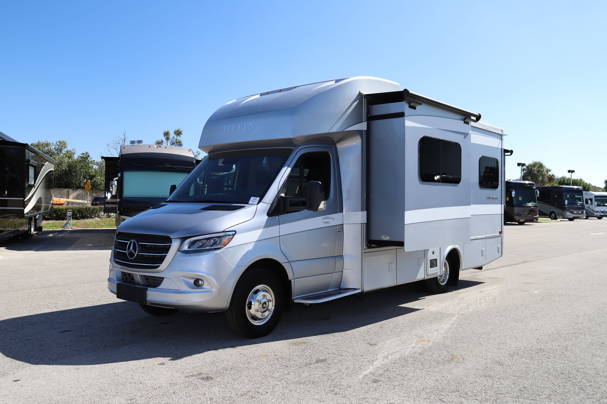 New 2021 Tiffin Motor Homes Wayfarer 25SW Class C  For Sale