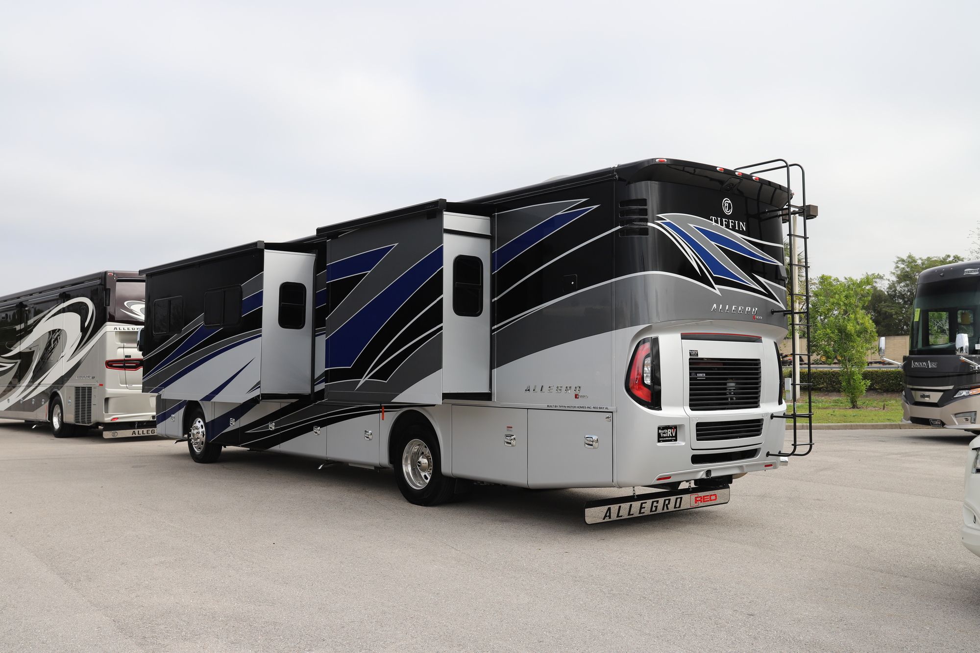 New 2021 Tiffin Motor Homes Allegro Red 38KA Class A  For Sale