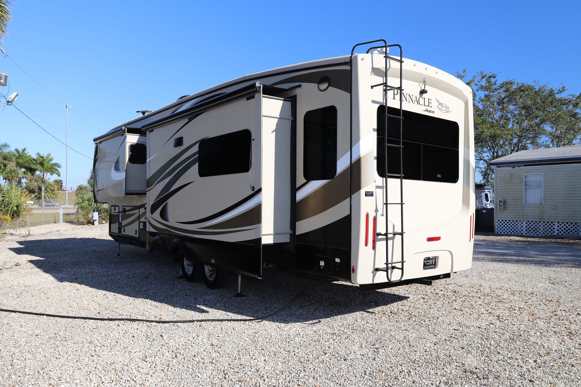 New 2017 Jayco Pinnacle Fw 36FBTS Fifth Wheel  For Sale