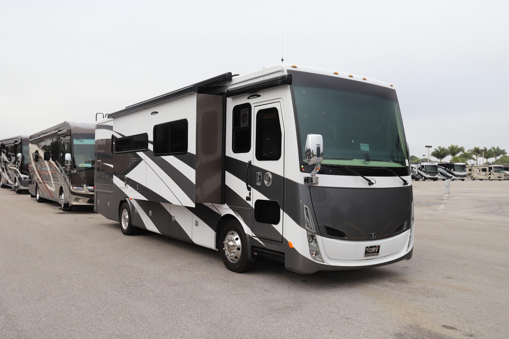 New 2021 Tiffin Motor Homes Breeze 33BR Class A  For Sale