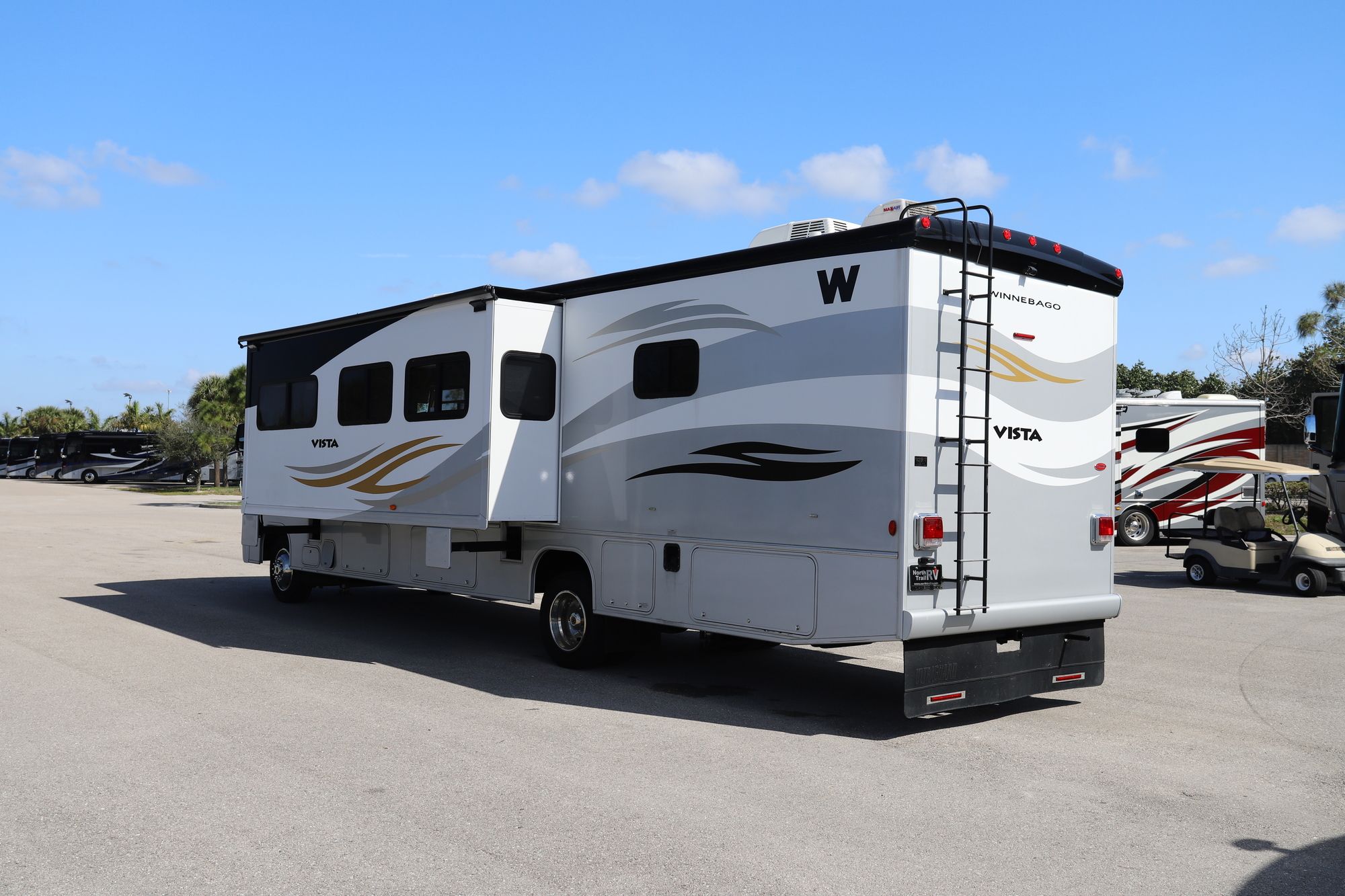Used 2011 Winnebago Vista 35F Class A  For Sale