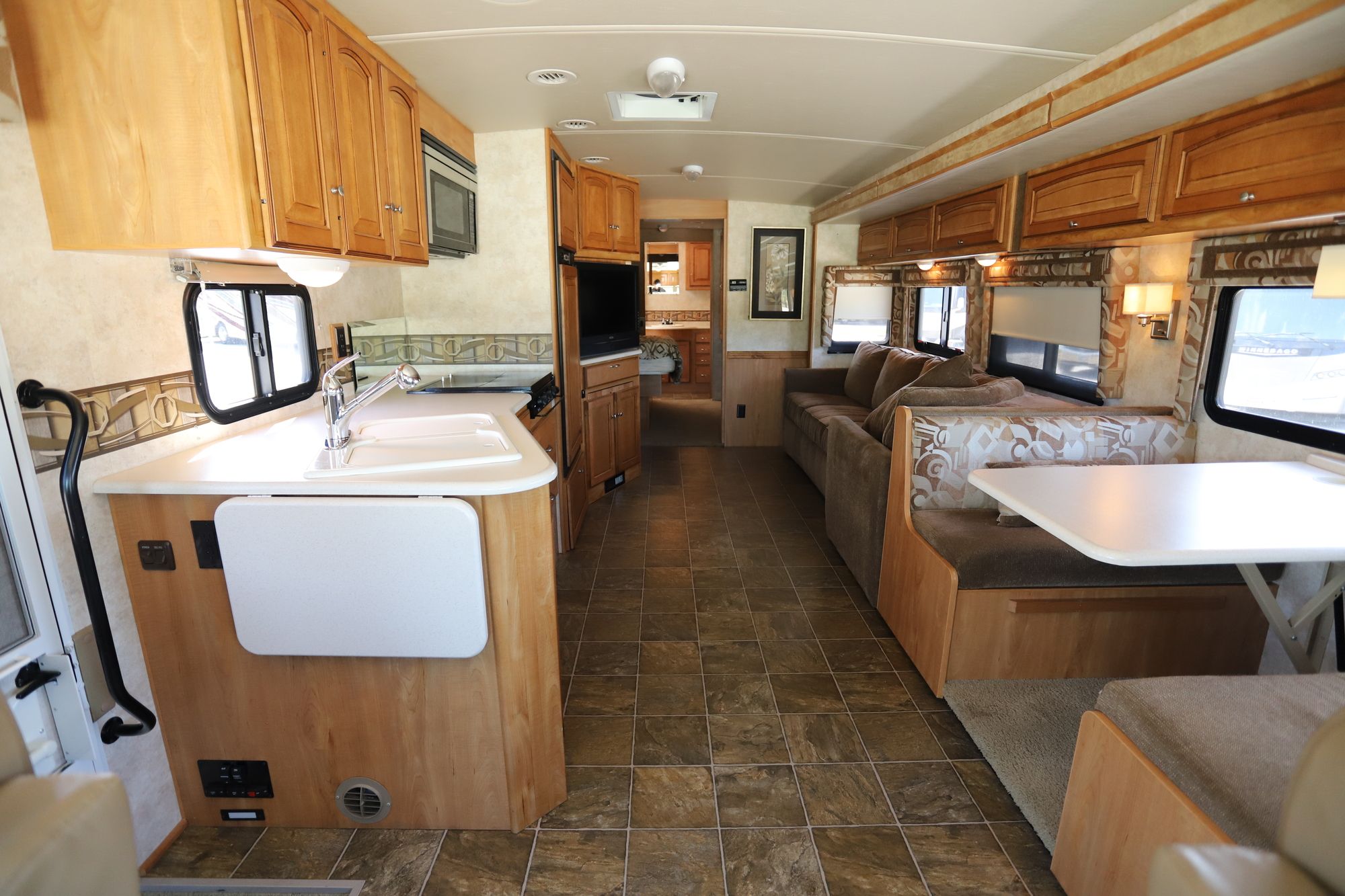 Used 2011 Winnebago Vista 35F Class A  For Sale