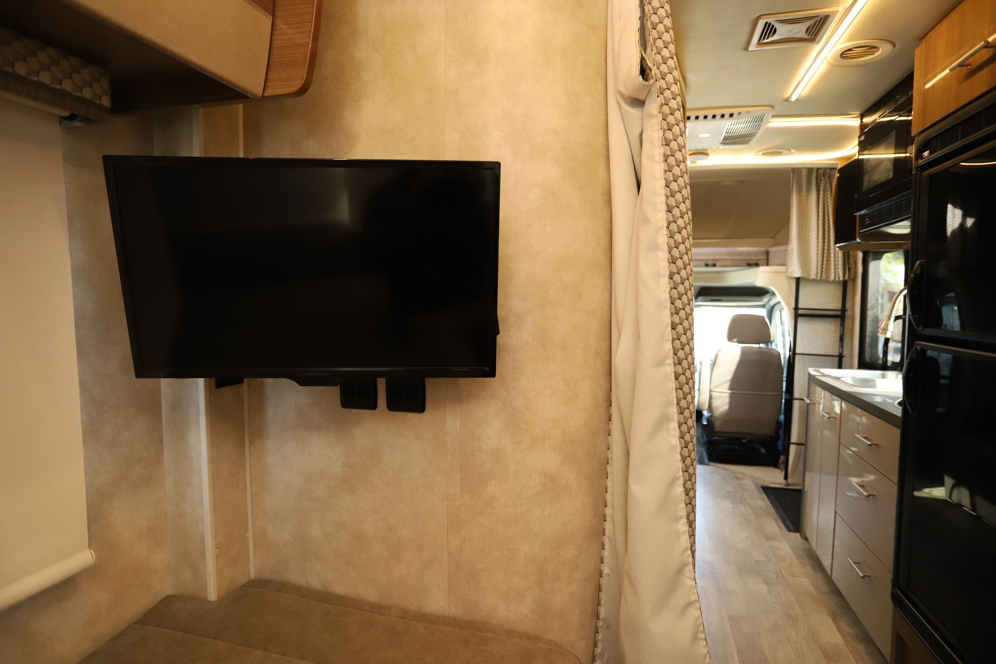 Used 2019 Winnebago Navion 24V Class C  For Sale