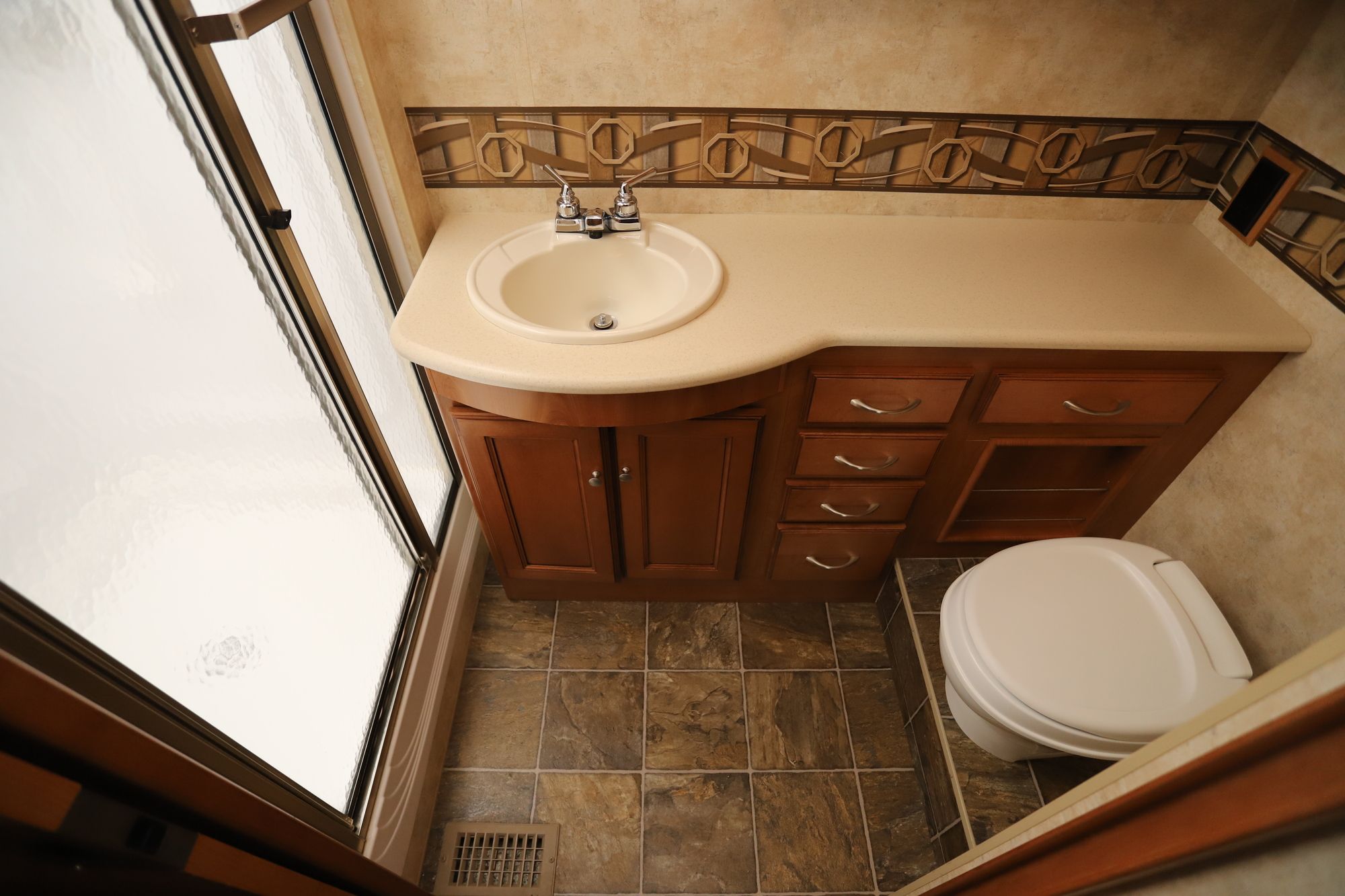Used 2011 Winnebago Vista 35F Class A  For Sale