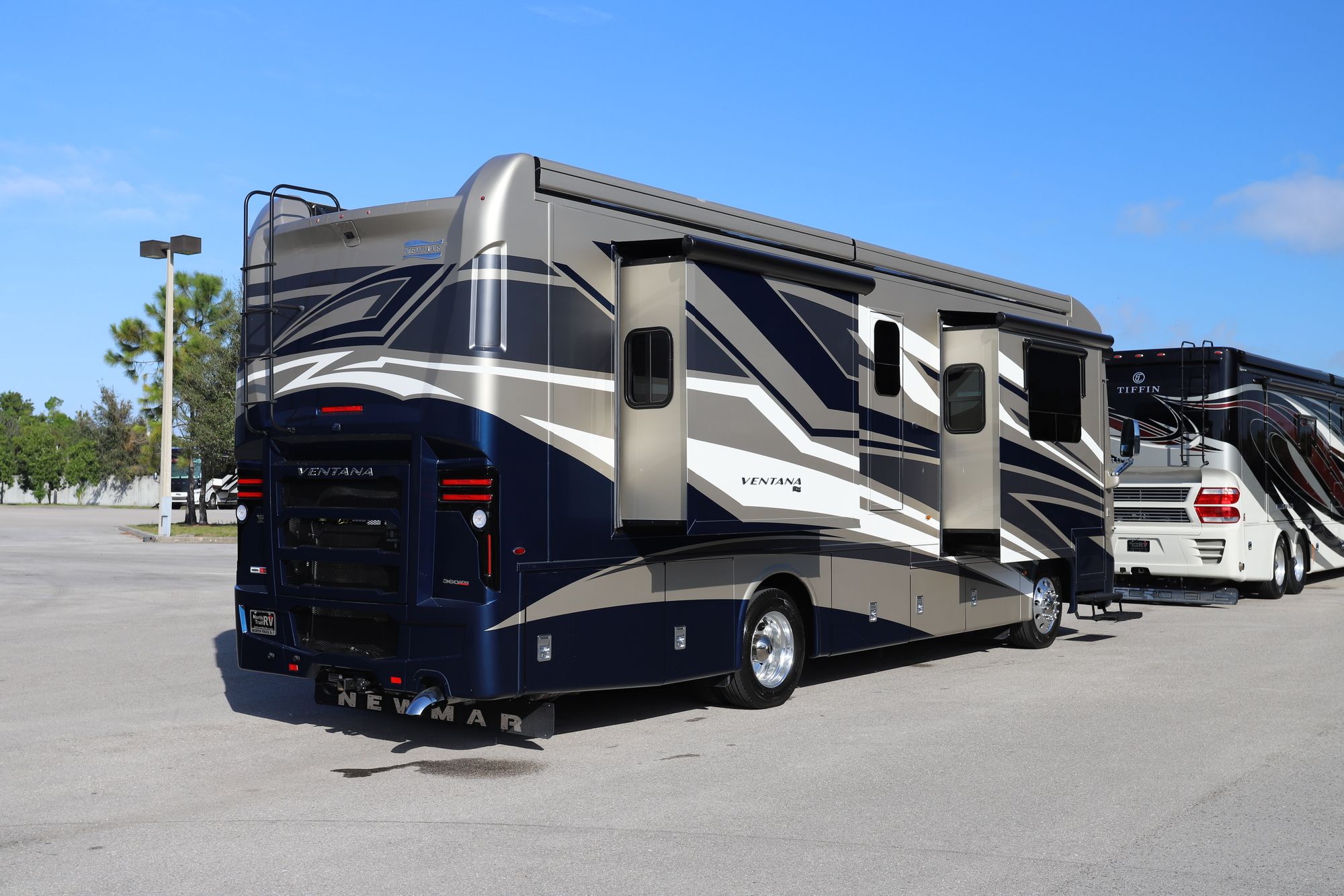 Used 2020 Newmar Ventana 3407 Class A  For Sale