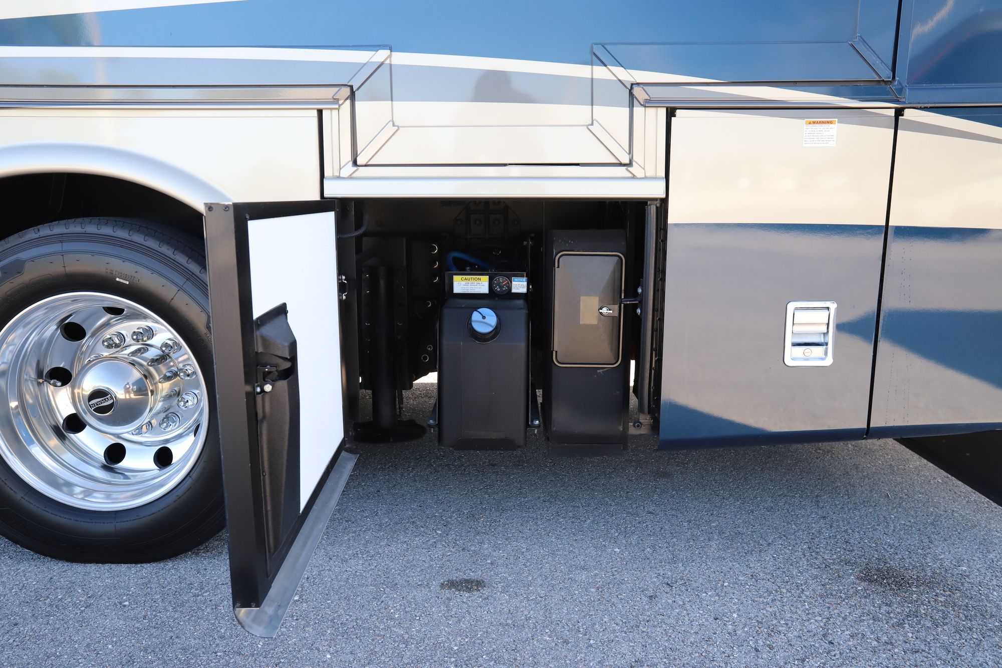 Used 2020 Newmar Ventana 3407 Class A  For Sale