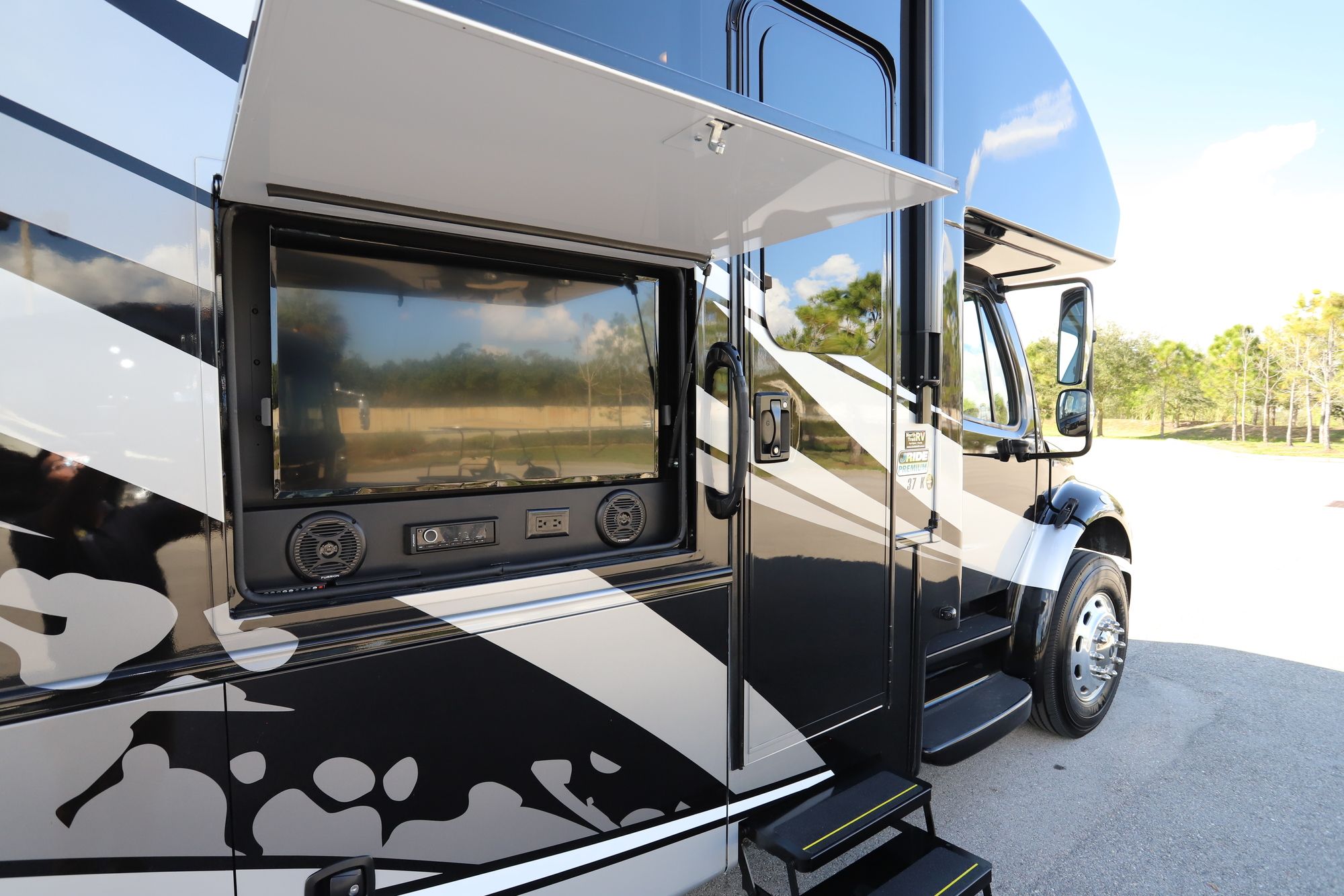 Used 2021 Jayco Seneca 37FK Super C  For Sale