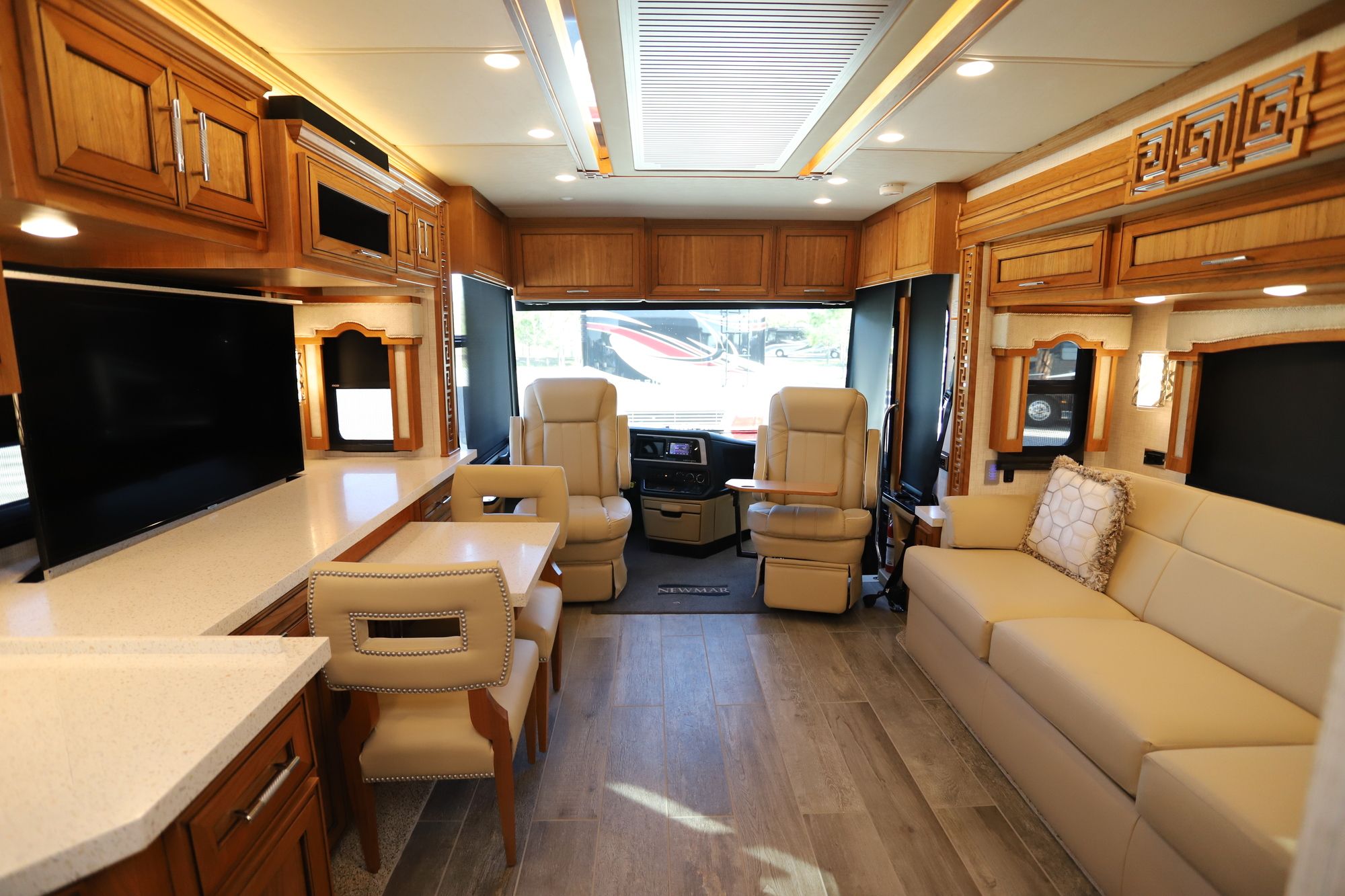 Used 2020 Newmar Ventana 3407 Class A  For Sale