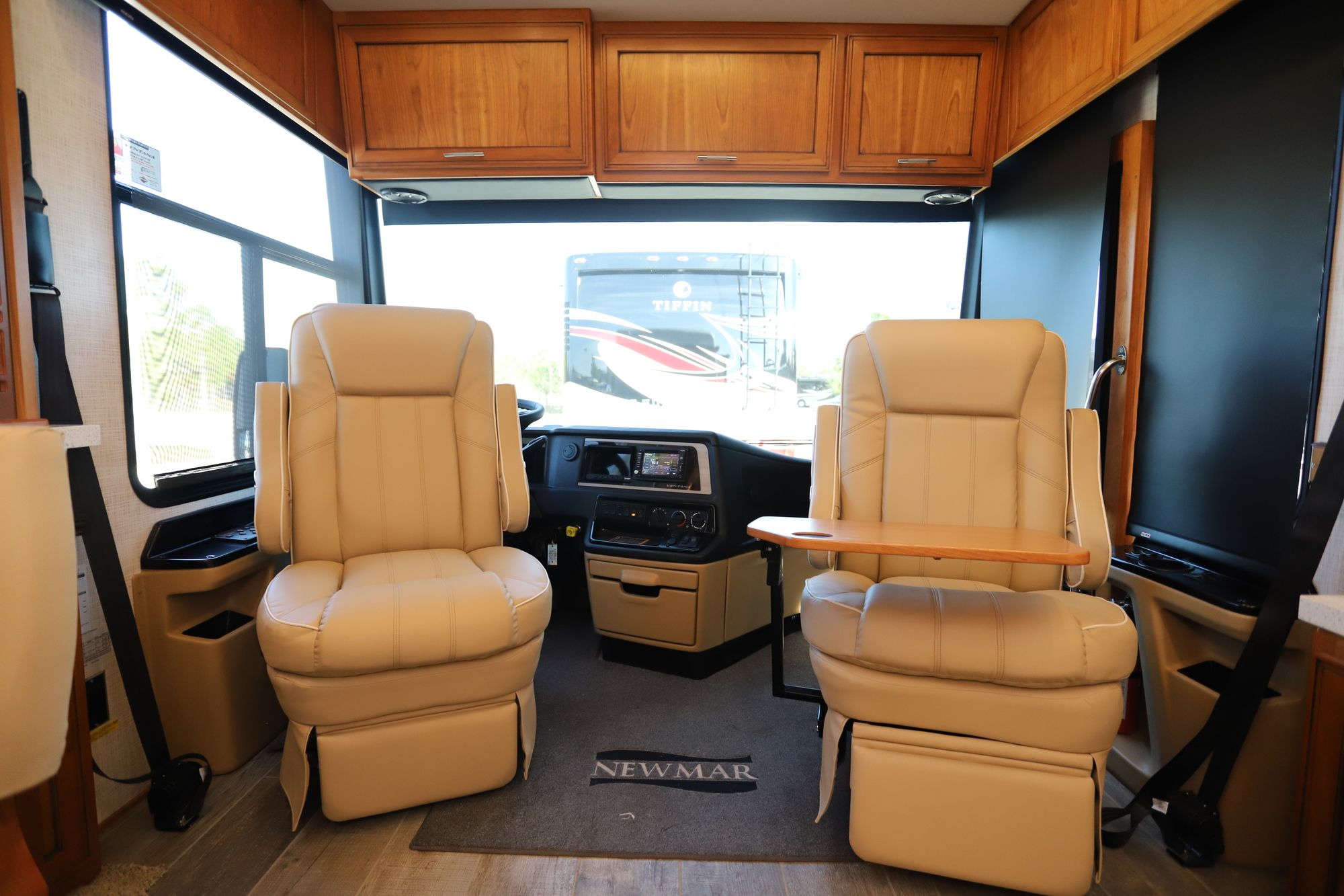 Used 2020 Newmar Ventana 3407 Class A  For Sale