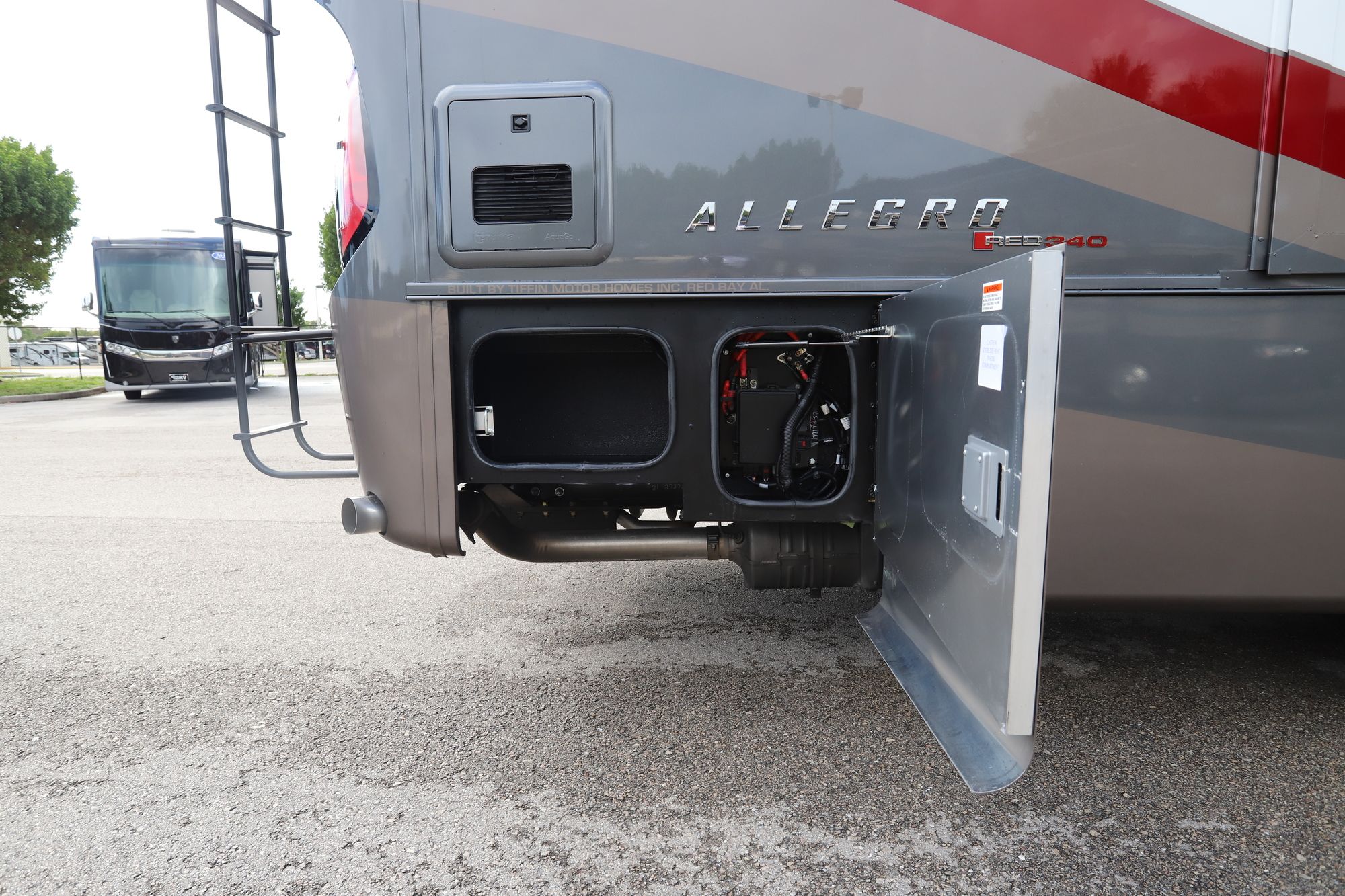 New 2021 Tiffin Motor Homes Allegro Red 38LL Class A  For Sale