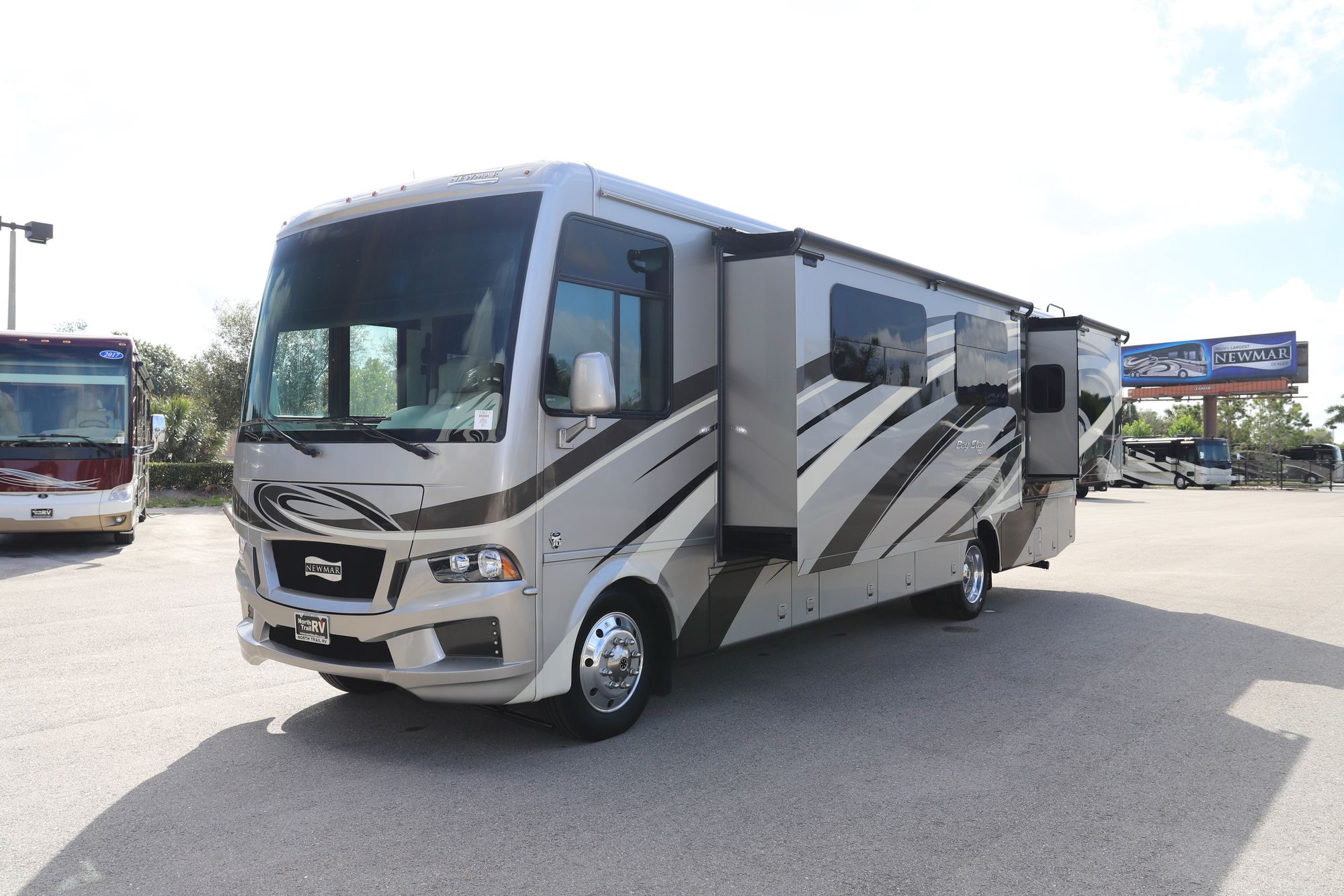 Used 2019 Newmar Bay Star 3414 Class A  For Sale