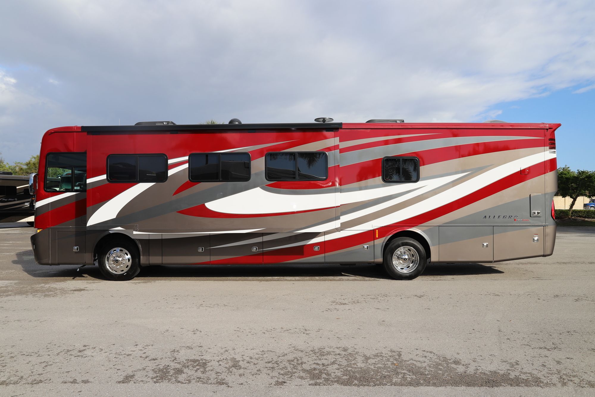 New 2021 Tiffin Motor Homes Allegro Red 38LL Class A  For Sale