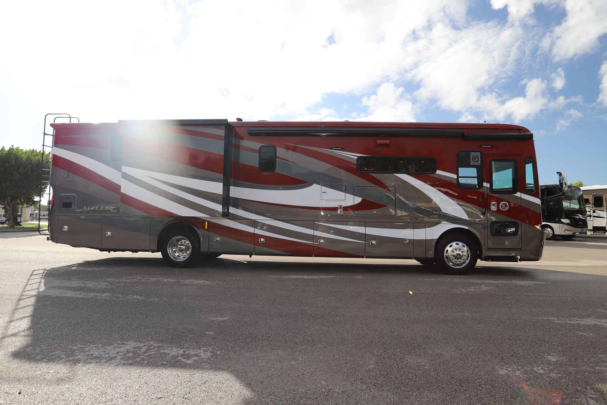 New 2021 Tiffin Motor Homes Allegro Red 38LL Class A  For Sale