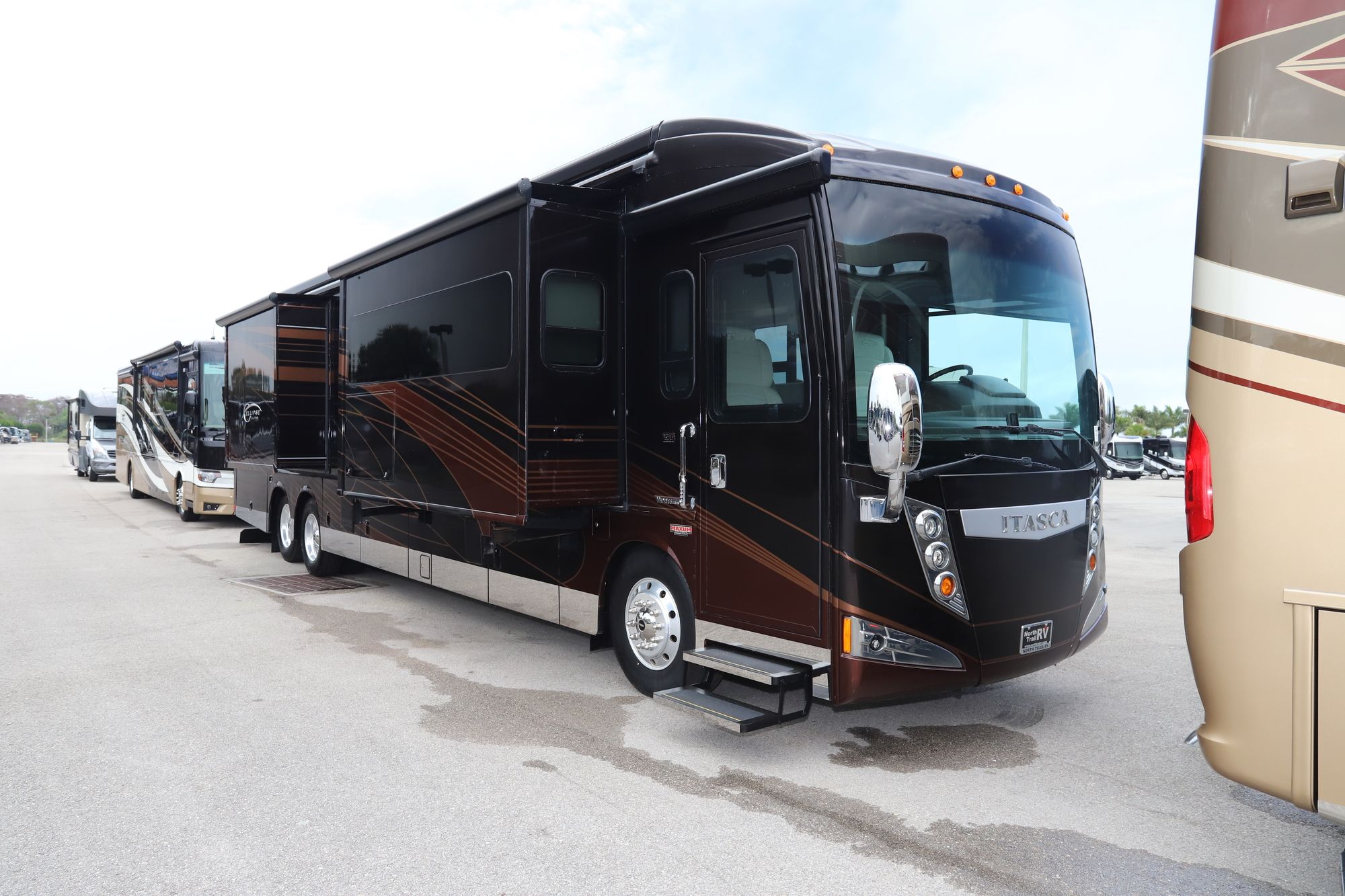 Used 2015 Itasca Ellipse Ultra 42HL Class A  For Sale