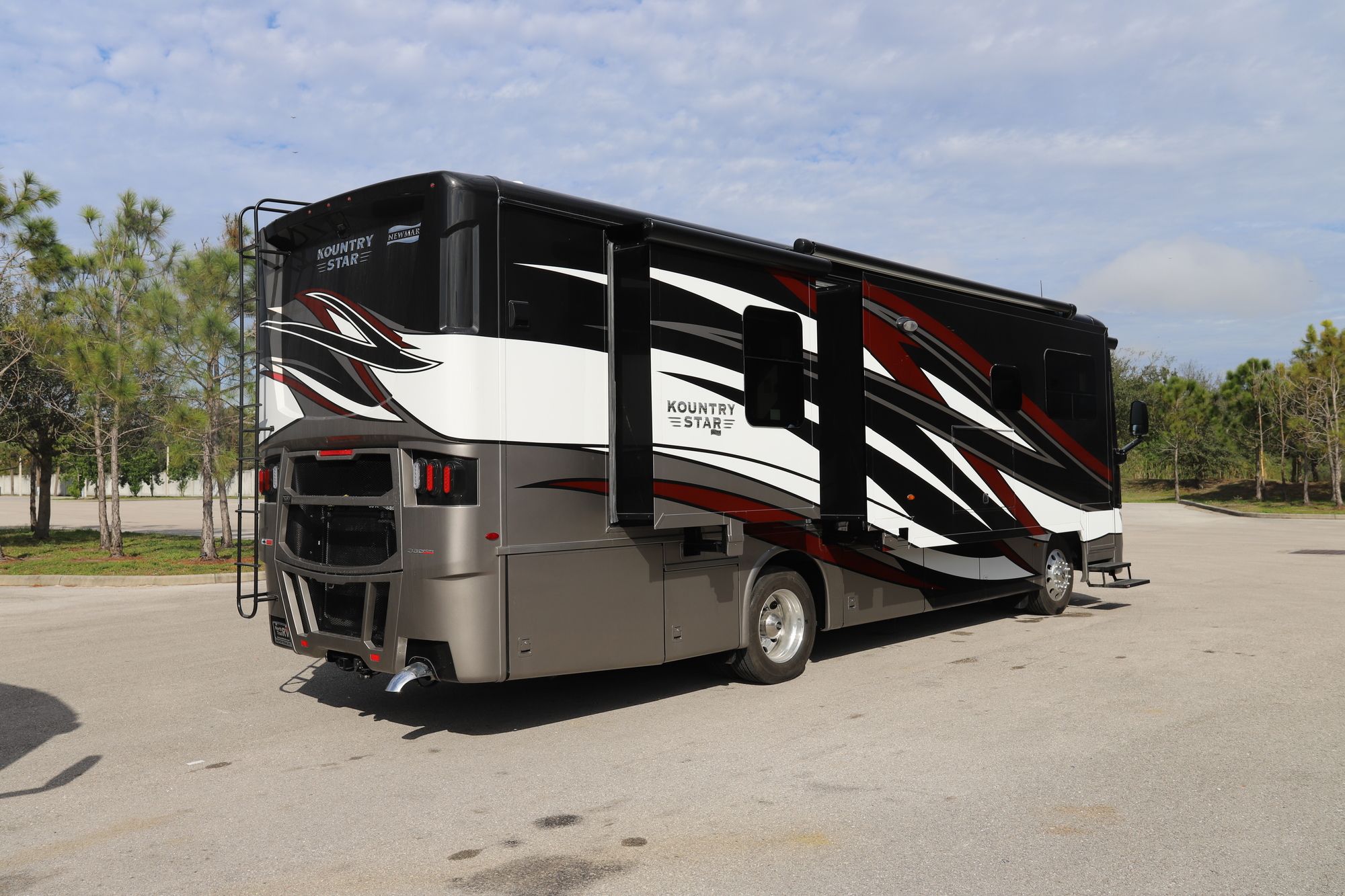 New 2021 Newmar Kountry Star 3412 Class A  For Sale