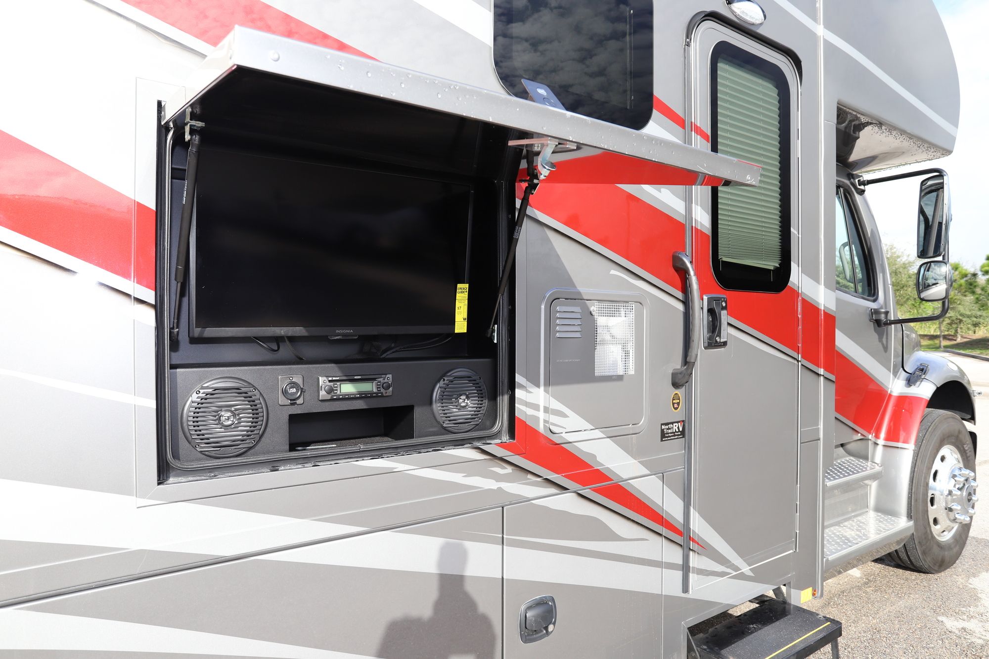 New 2021 Renegade Rv Valencia 38BB Super C  For Sale