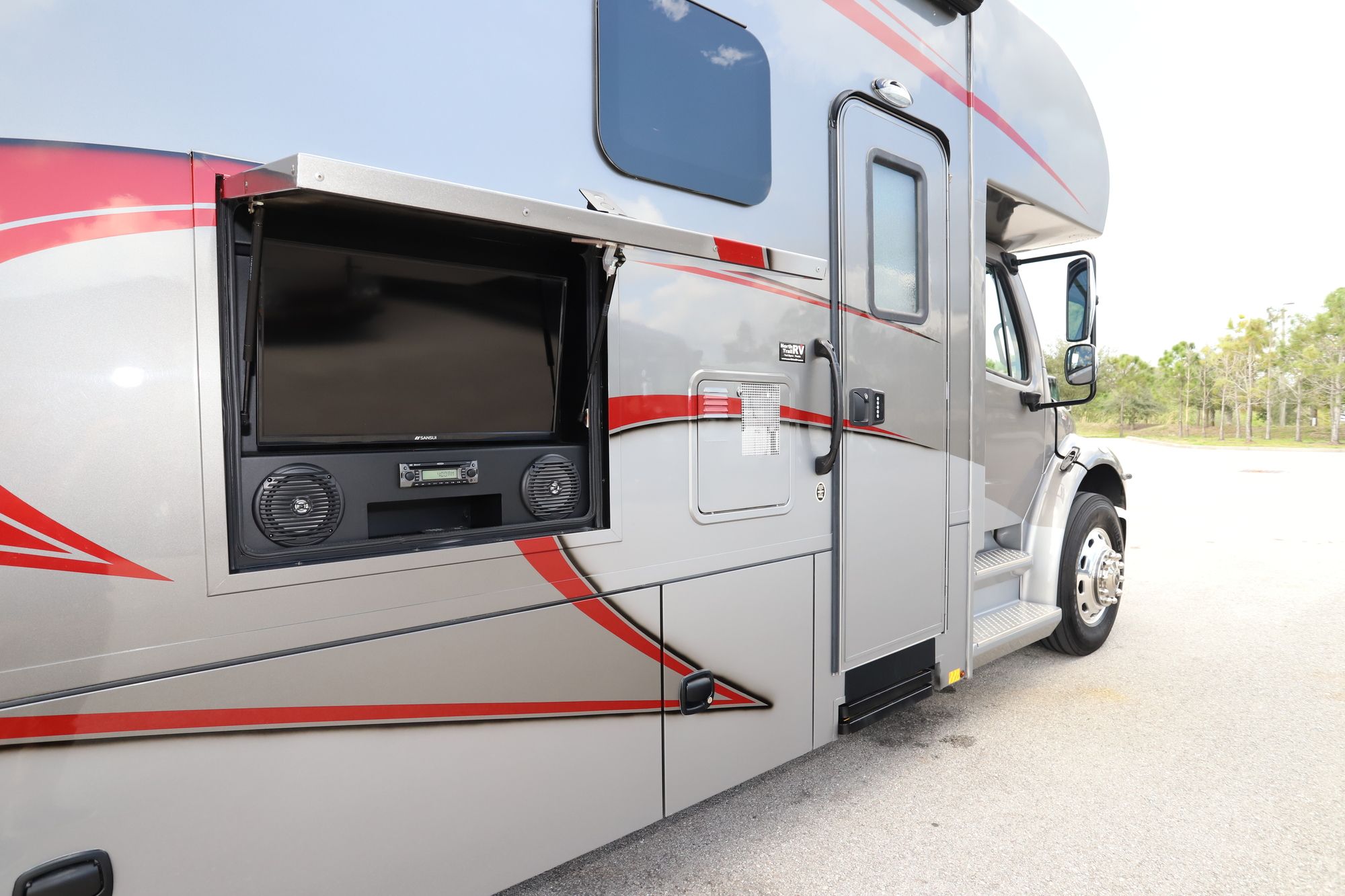 Used 2019 Renegade Rv Valencia 38RW Super C  For Sale