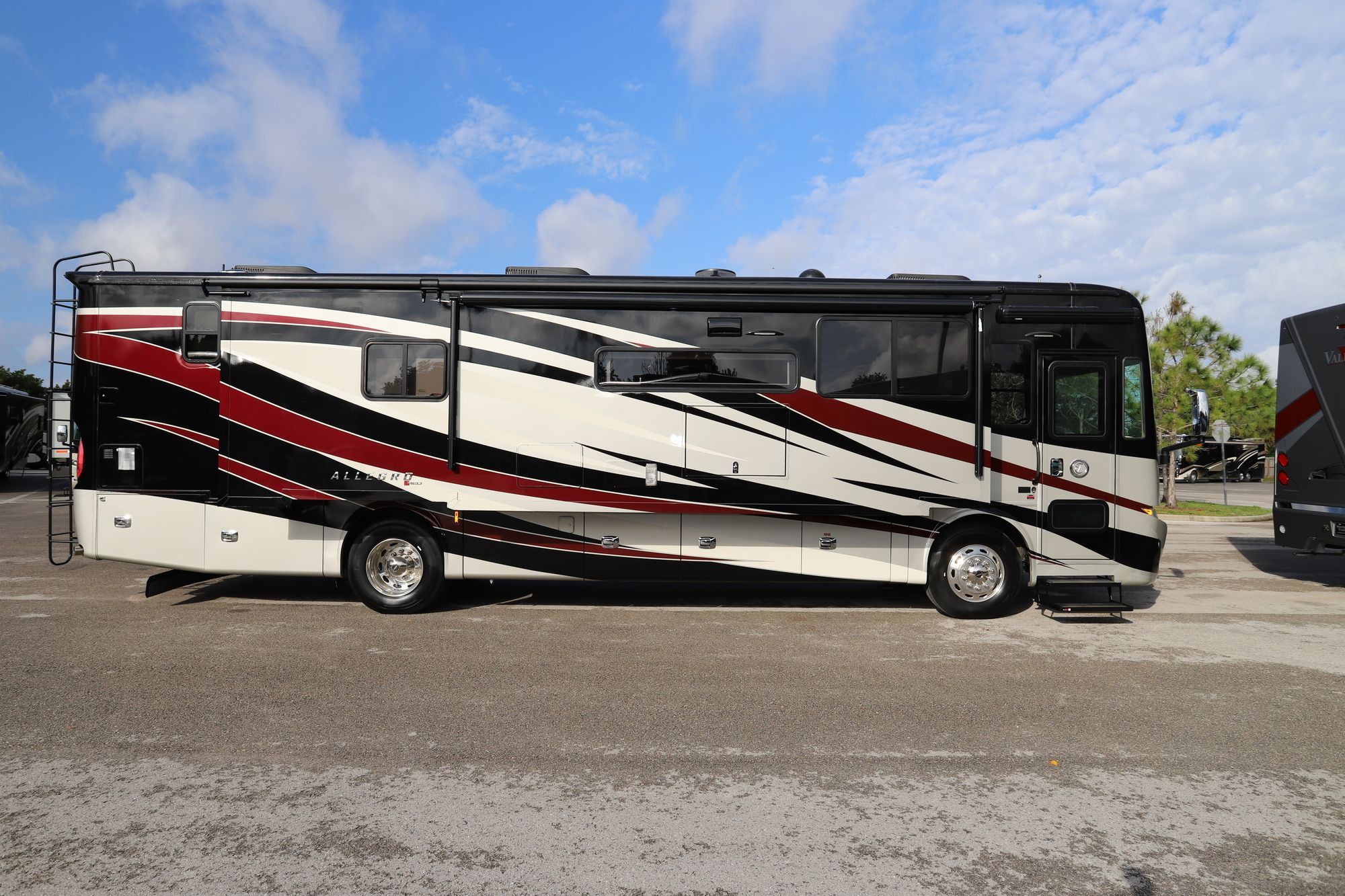 Used 2019 Tiffin Motor Homes Allegro Red 37BA Class A  For Sale