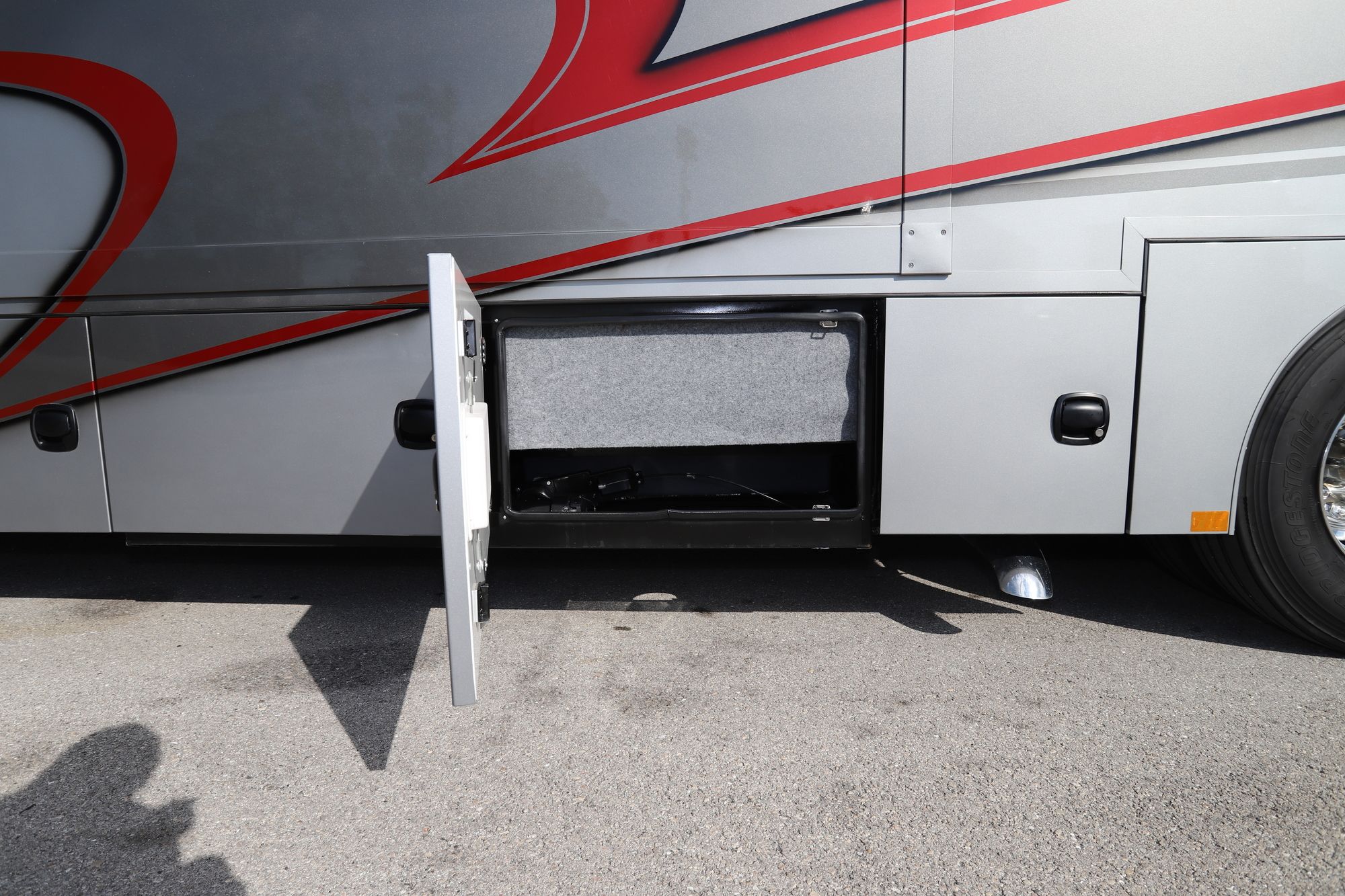 Used 2019 Renegade Rv Valencia 38RW Super C  For Sale