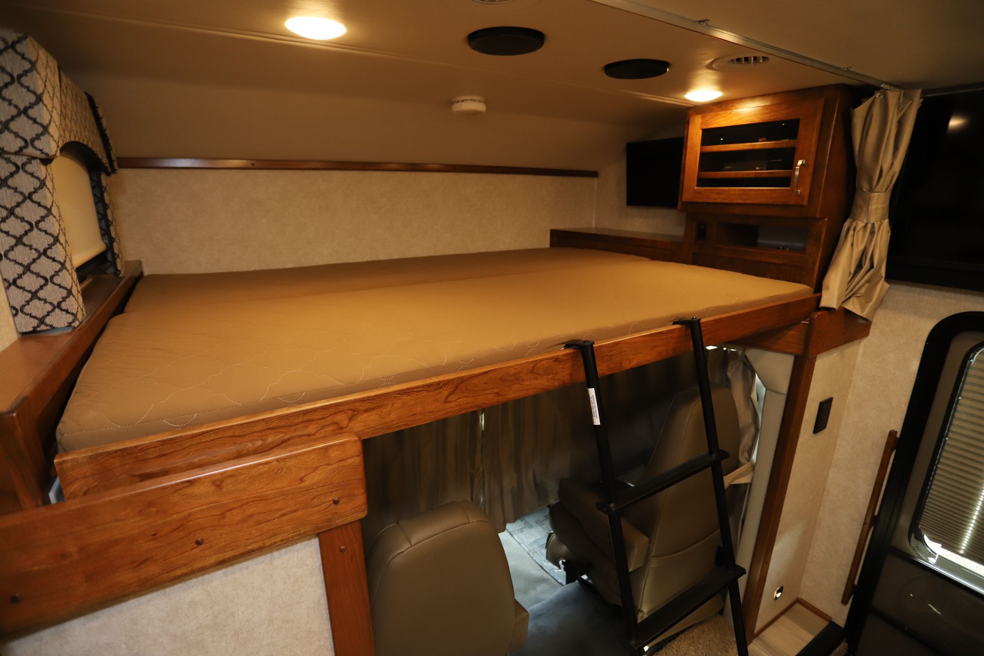 New 2021 Renegade Rv Valencia 38BB Super C  For Sale