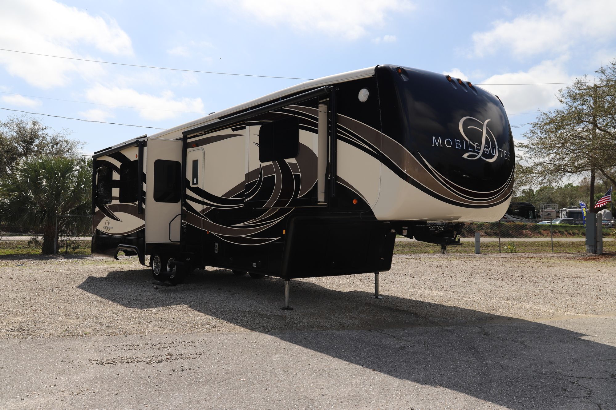 Used 2016 Drv Luxury Suites Mobile Suite 36RSSB3 Fifth Wheel  For Sale