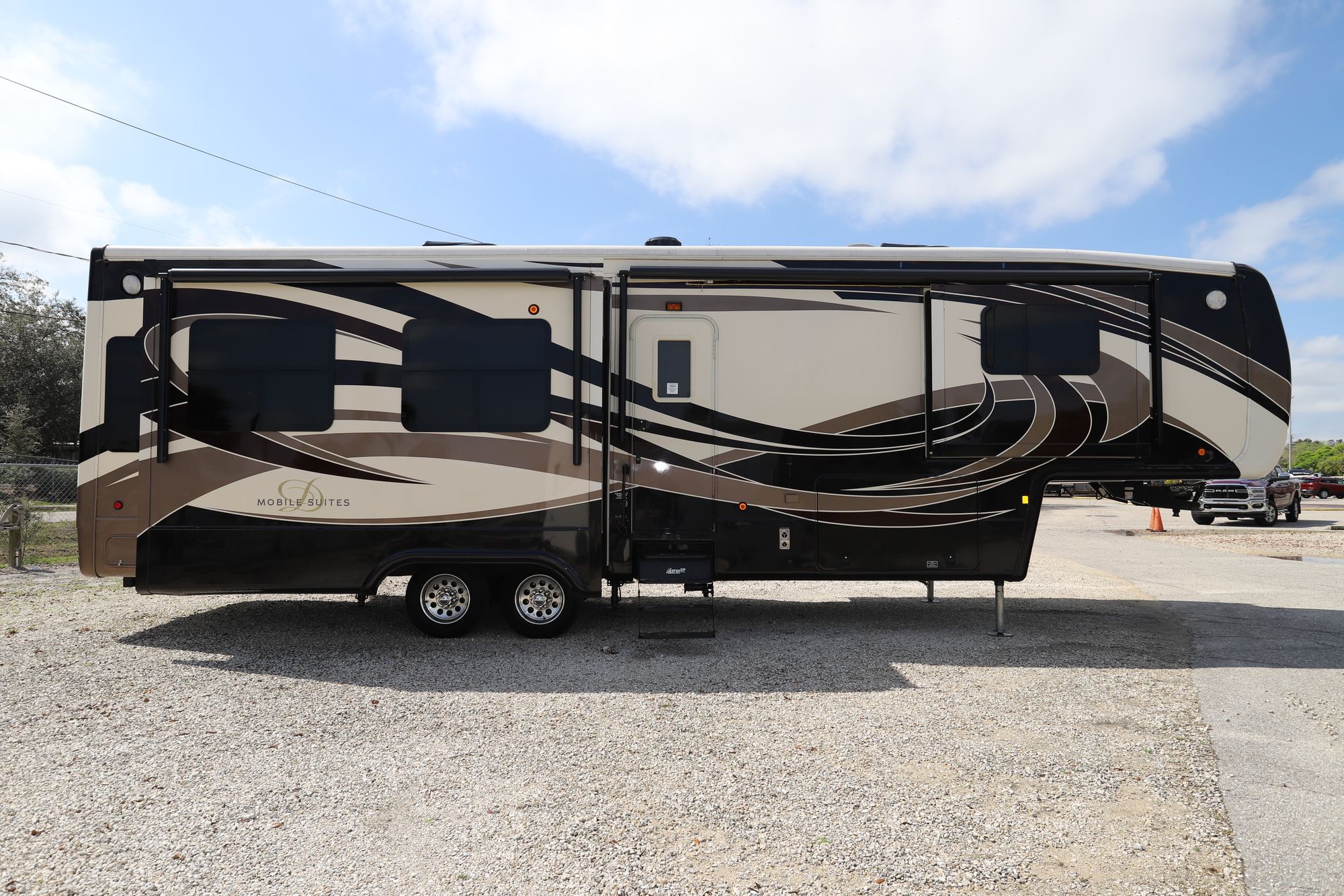 Used 2016 Drv Luxury Suites Mobile Suite 36RSSB3 Fifth Wheel  For Sale