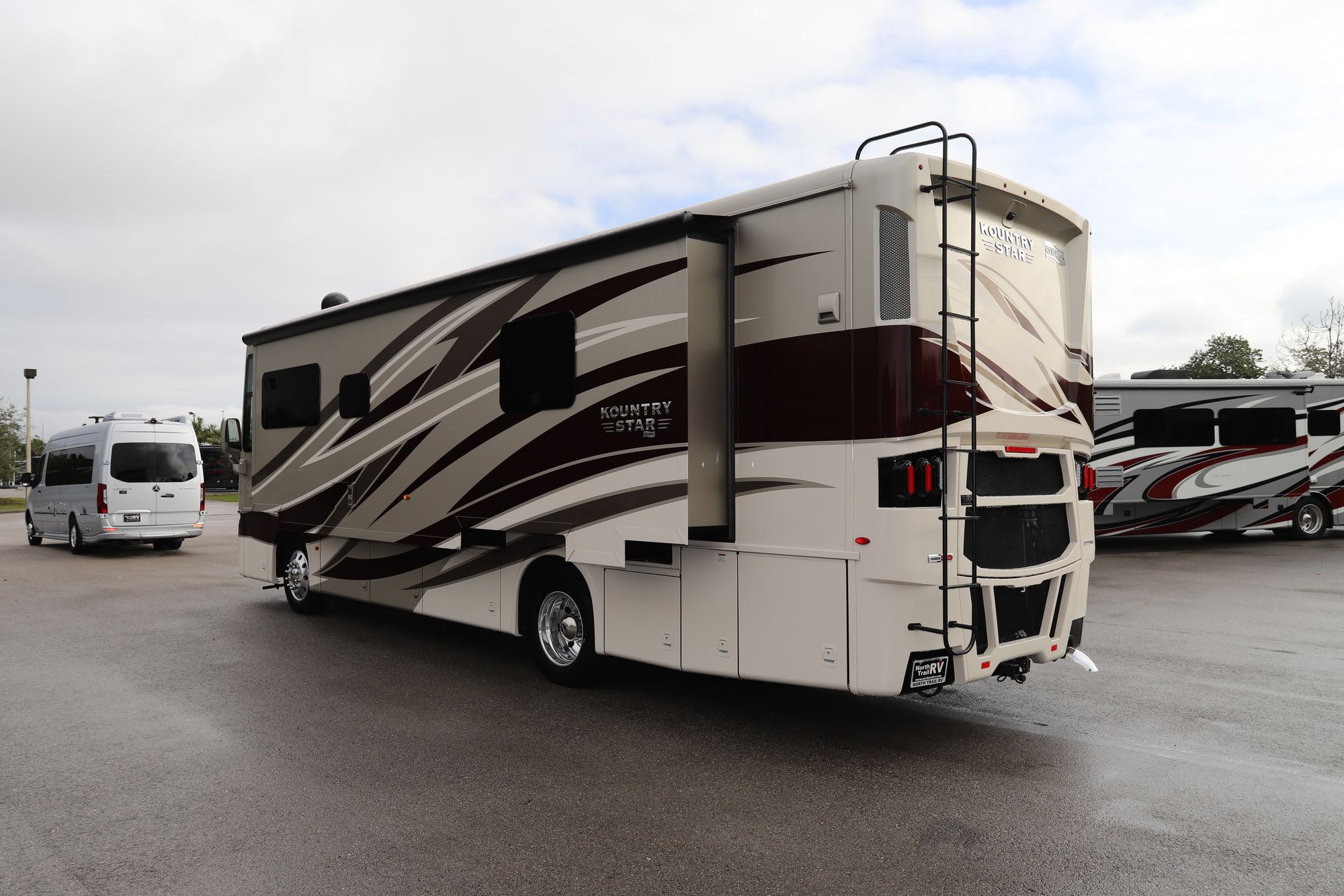 New 2021 Newmar Kountry Star 3426 Class A  For Sale