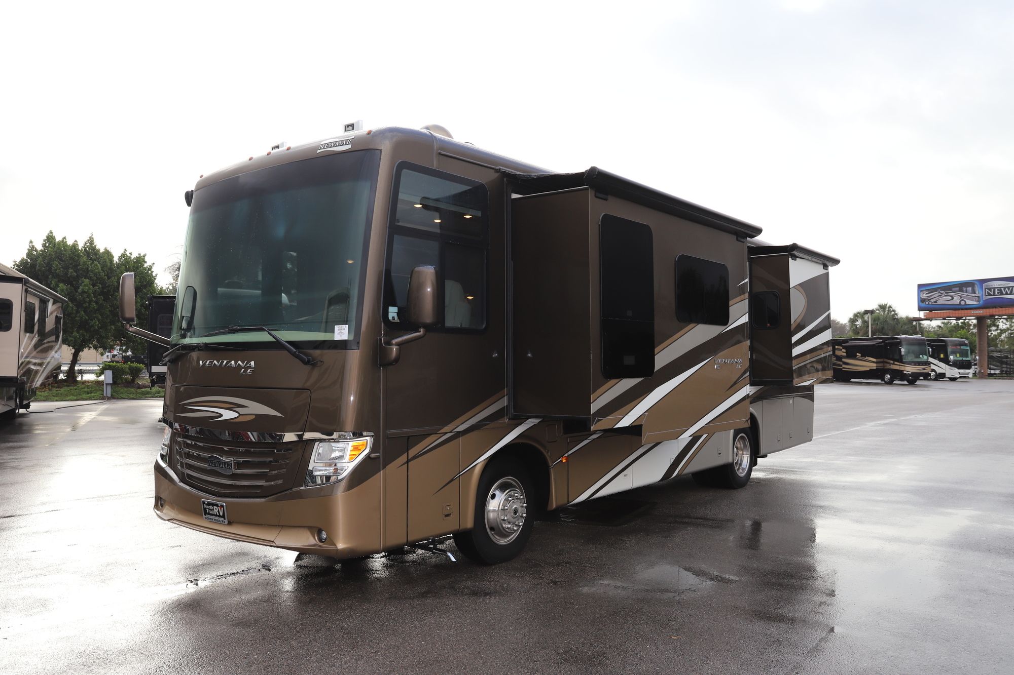 Used 2017 Newmar Ventana Le 3412 Class A  For Sale