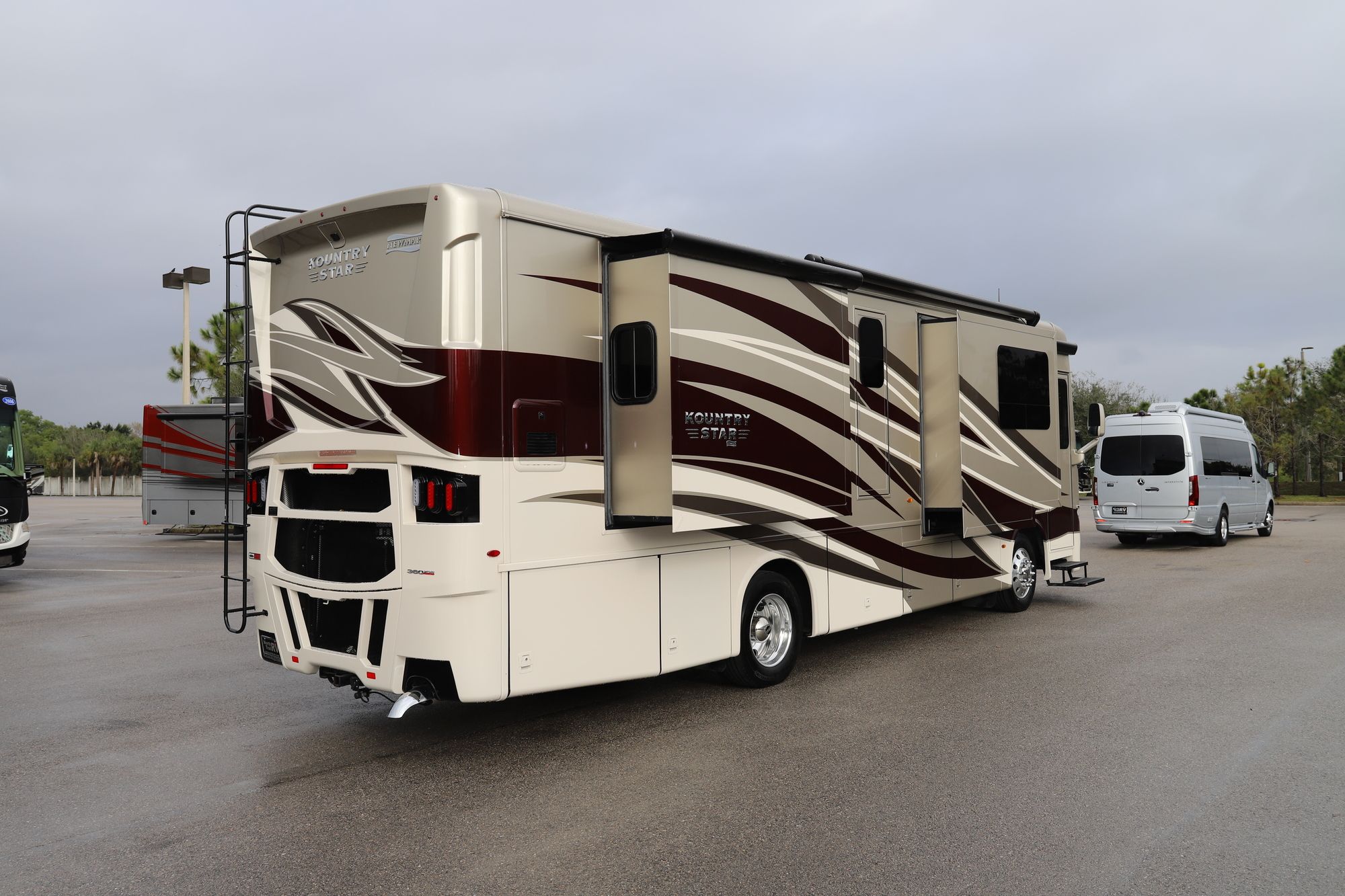 New 2021 Newmar Kountry Star 3426 Class A  For Sale