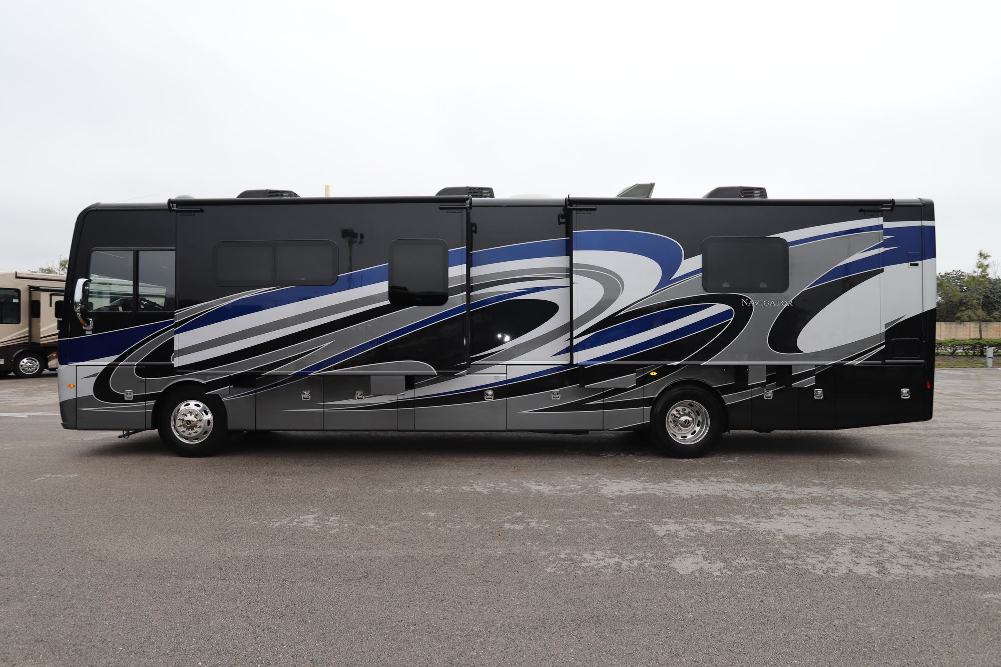 Used 2019 Holiday Rambler Navigator 38F Class A  For Sale