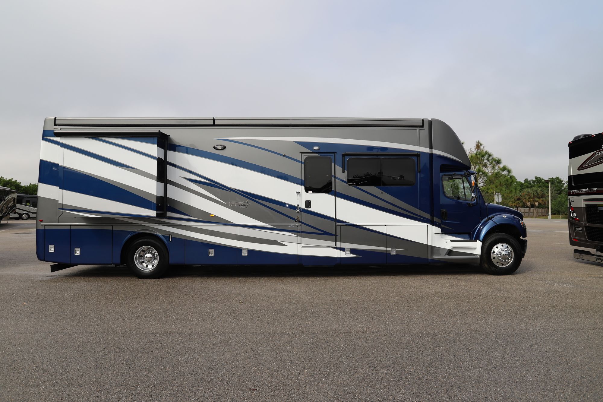 New 2021 Newmar Super Star 4058 Super C  For Sale