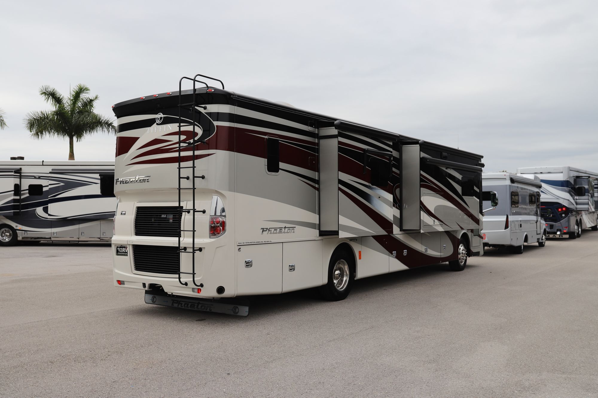 Used 2018 Tiffin Motor Homes Phaeton 40QBH Class A  For Sale