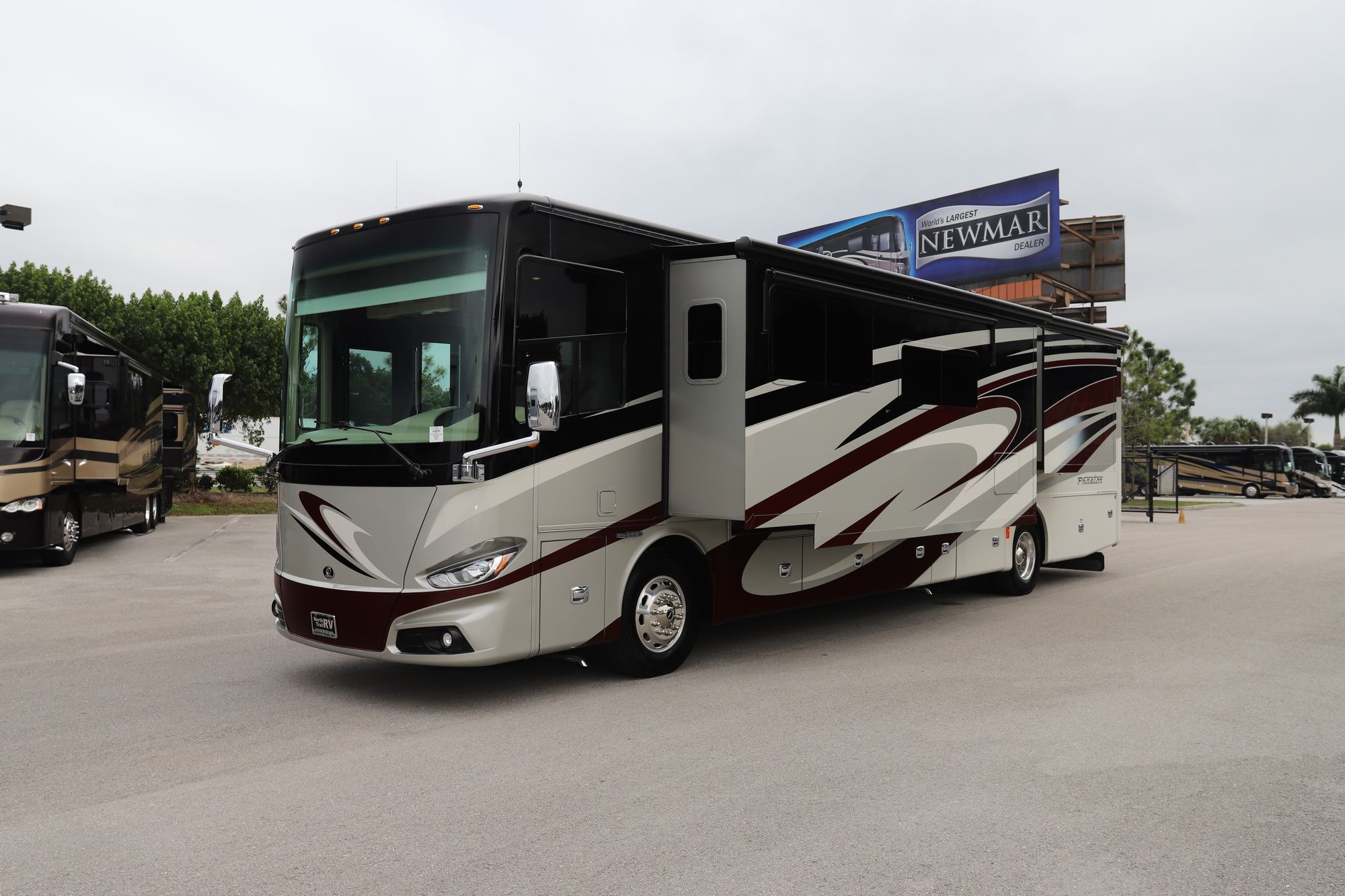 Used 2018 Tiffin Motor Homes Phaeton 40QBH Class A  For Sale