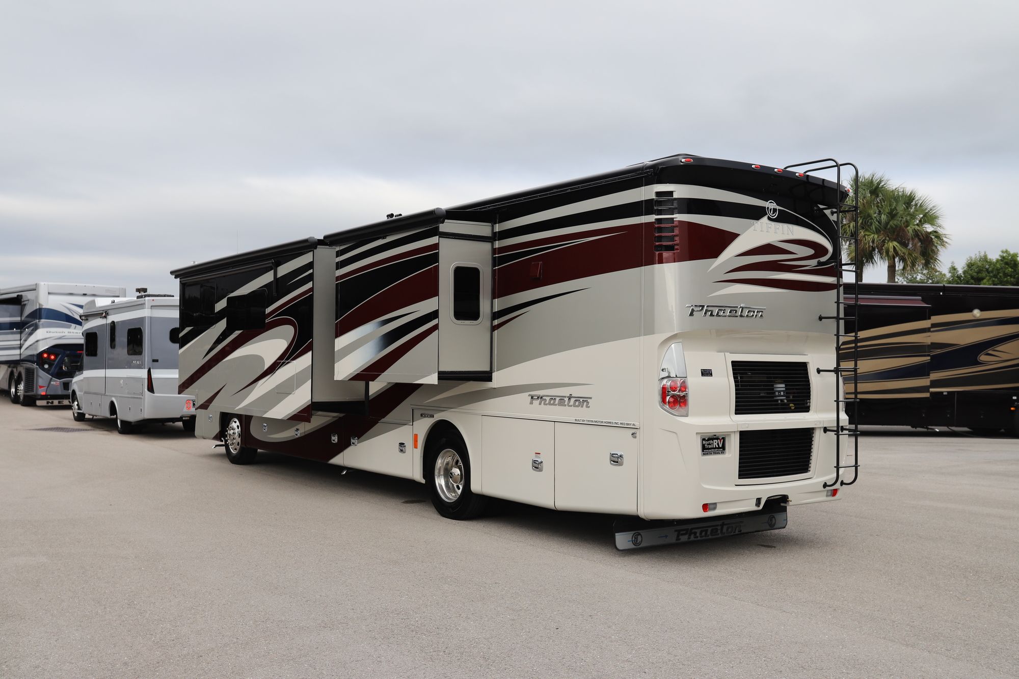 Used 2018 Tiffin Motor Homes Phaeton 40QBH Class A  For Sale