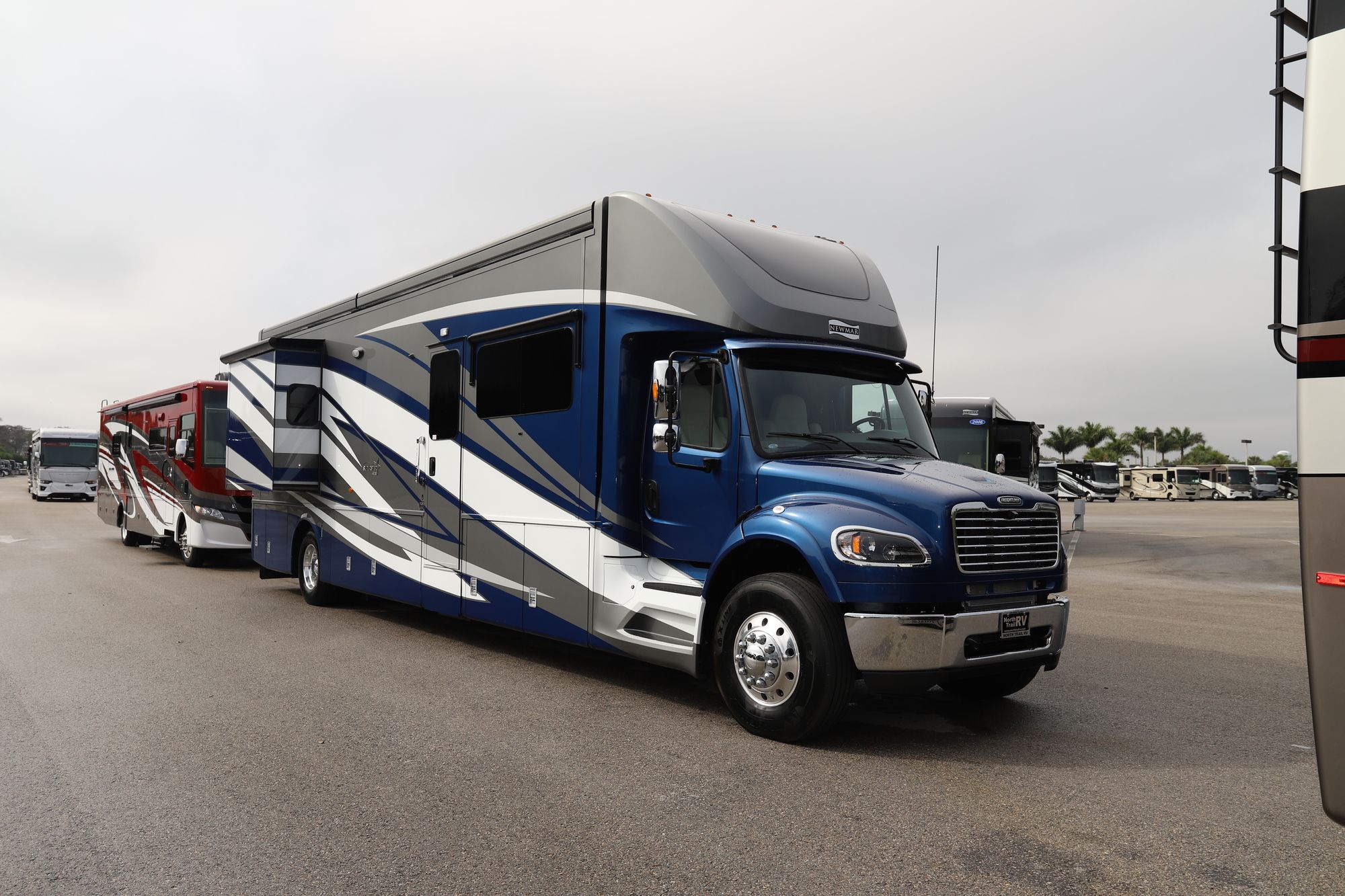 New 2021 Newmar Super Star 4058 Super C  For Sale