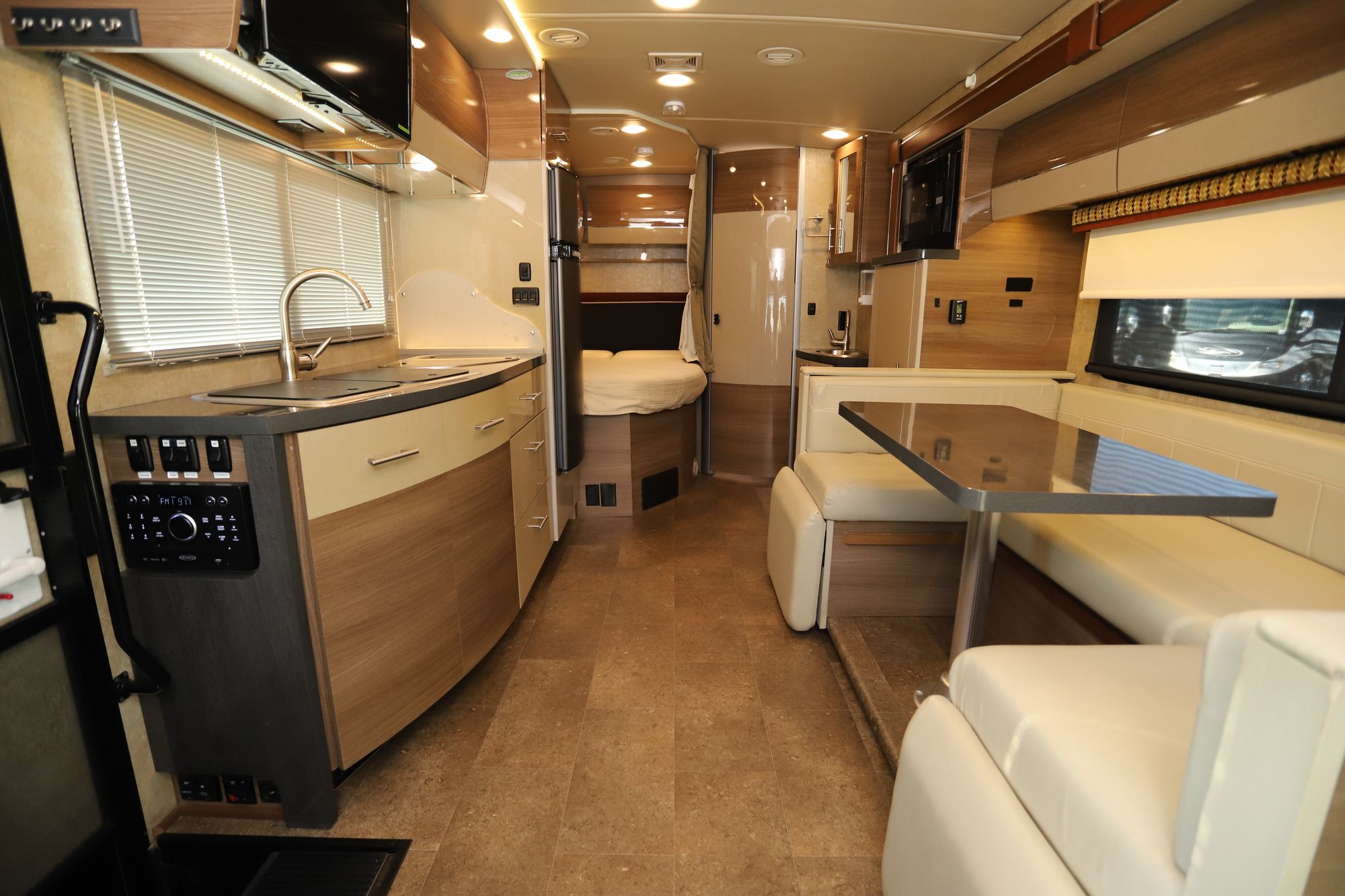 Used 2017 Winnebago View 24J Class C  For Sale