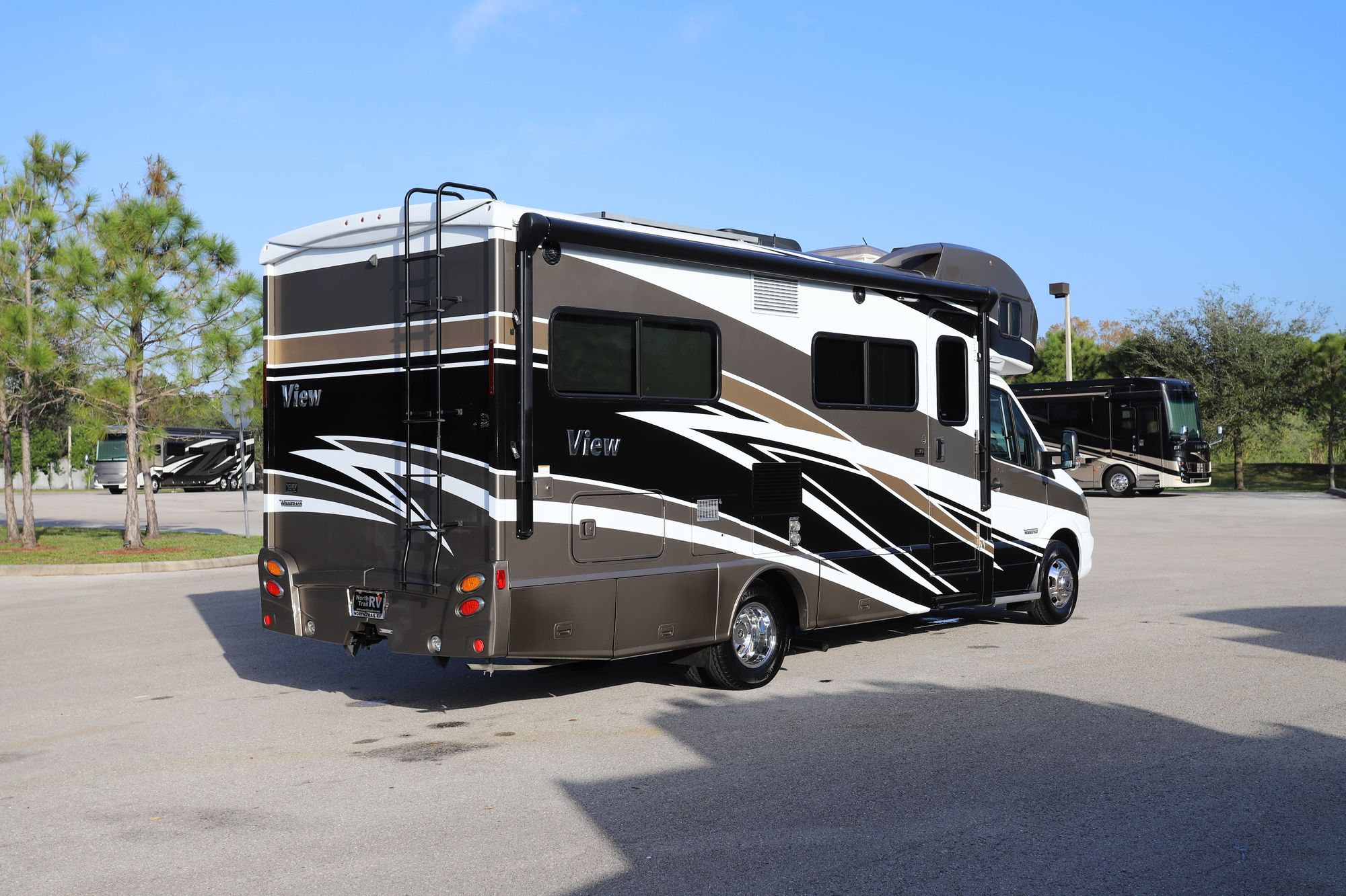 Used 2017 Winnebago View 24J Class C  For Sale